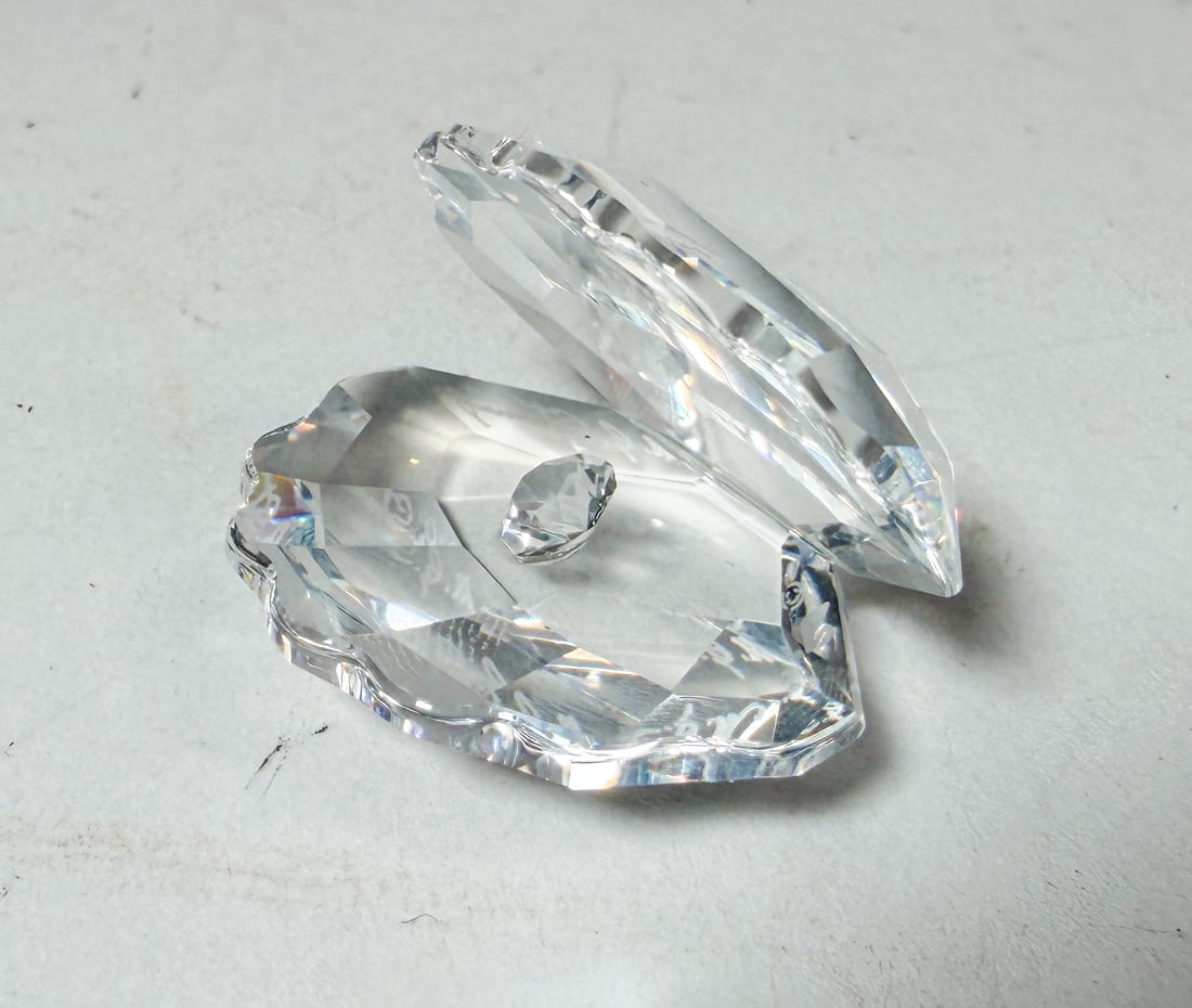 Swarovski " Clam Shell" Crystal Figurine IOB - signed by designer - 2