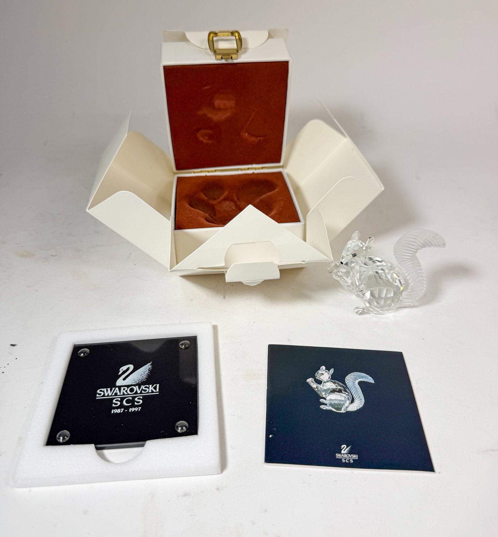Swarovski SCS Crystal Squirrel IOB (1 of 4)