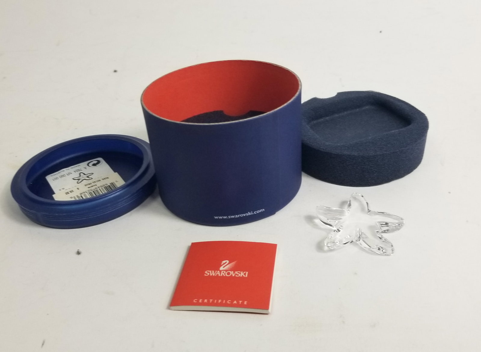 Swarovski Crystal Starfish IOB: Swarovski Crystal Starfish IOB Size 1.5" Literature Brooks Auction – Online Auction Terms & Conditions Contact: (856) 694-2960 | info@brooks.auction READ BEFORE YOU BID: We want you to feel