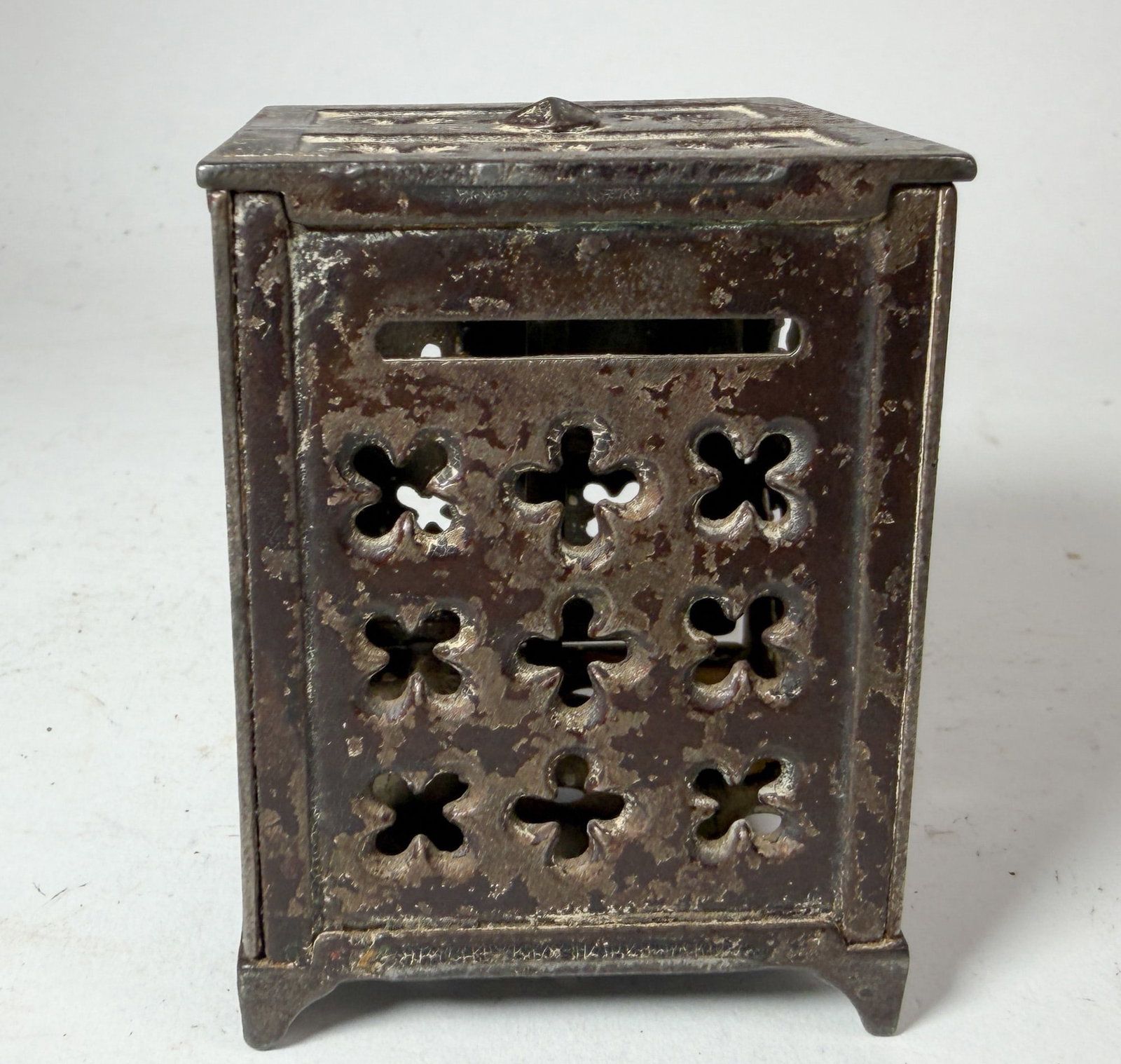 Antique Cast Iron Safe Bank: Antique Cast Iron Safe Bank Size 3" H Literature Brooks Auction – Online Auction Terms & Conditions Contact: (856) 694-2960 | info@brooks.auction READ BEFORE YOU BID: We want you to feel
