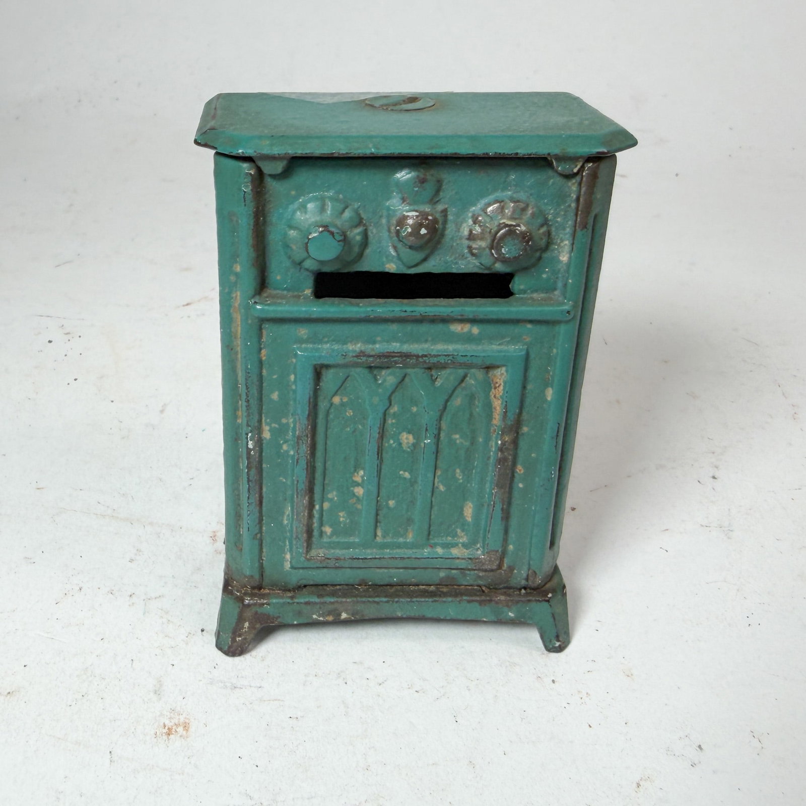 Vintage Radio Metal Still Bank (1 of 4)