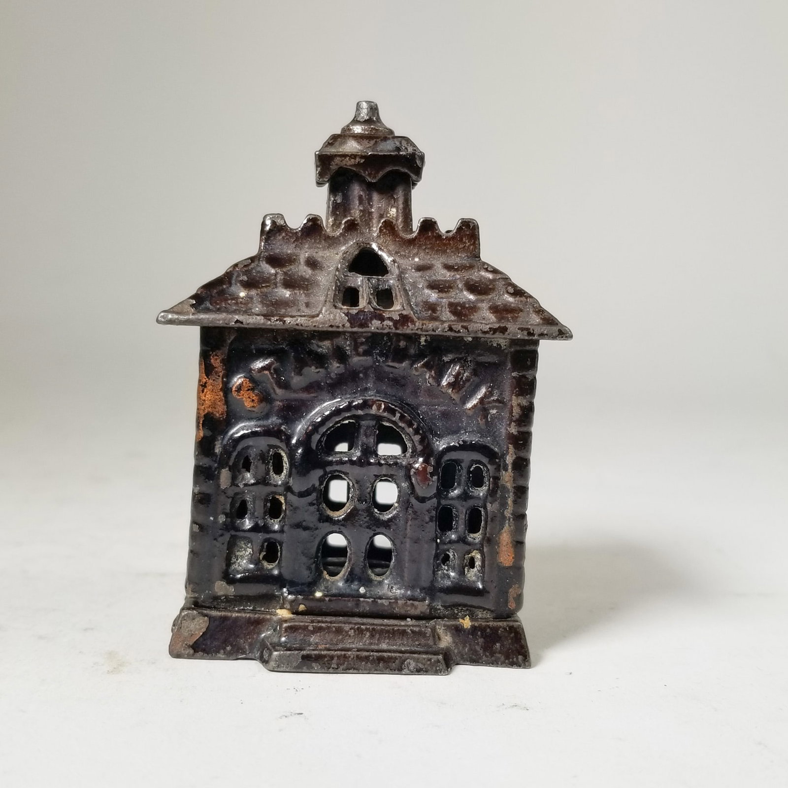 State Bank Cast Metal Coin Bank: State Bank Cast Metal Coin Bank Size 3" H Literature Brooks Auction – Online Auction Terms & Conditions Contact: (856) 694-2960 | info@brooks.auction READ BEFORE YOU BID: We want you to feel