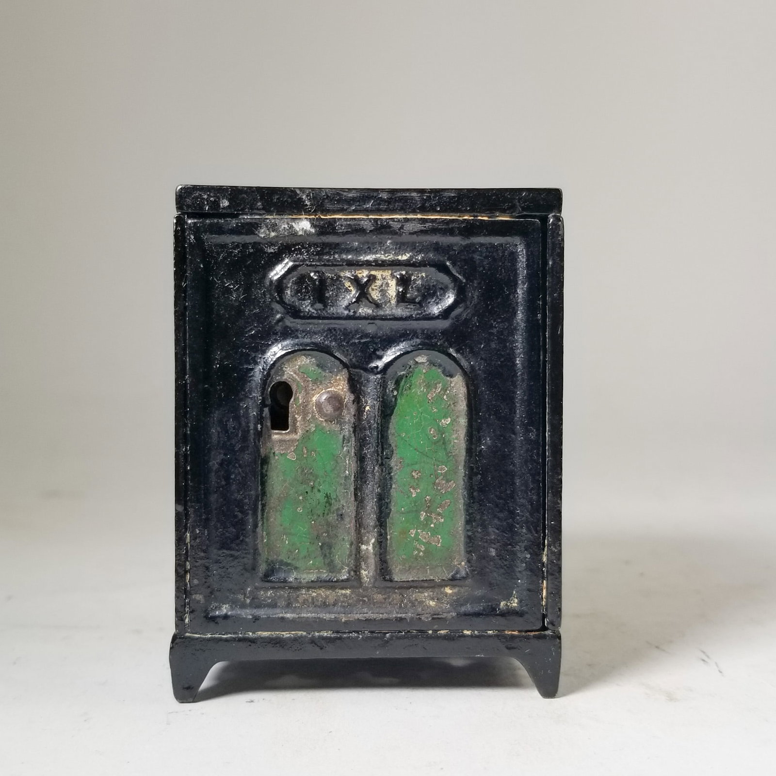 IXL Cast Iron Safe Bank (1 of 4)