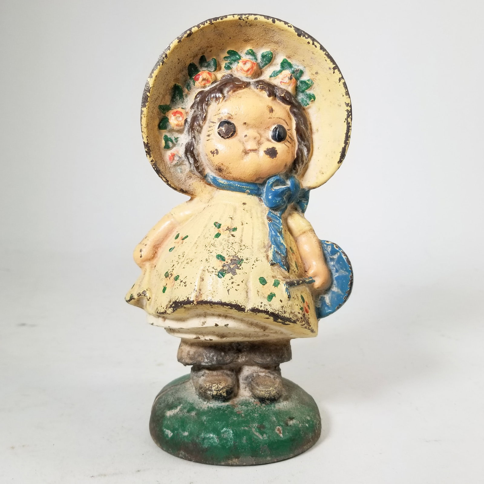 Hubley Dolly Dimple Cast Iron Still Bank (1 of 4)