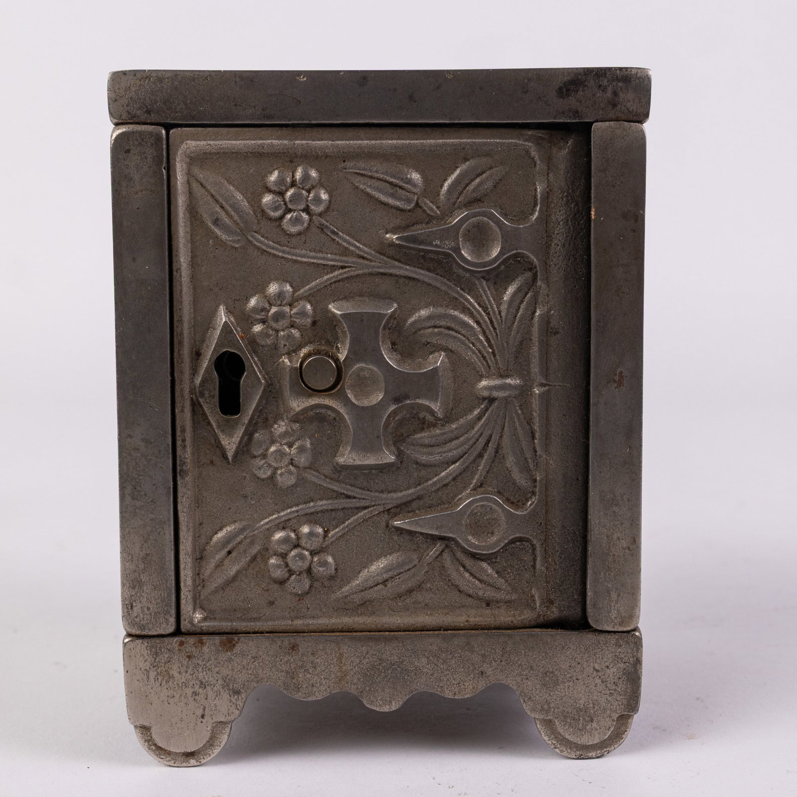 J. & E. Stevens Co. Key Lock Safe No. 50 Safe Bank (1 of 6)