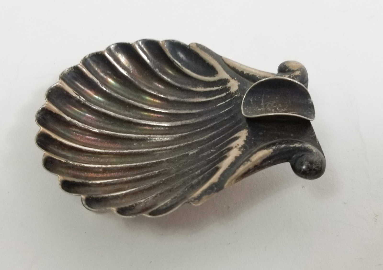 Vintage Mexican Silver Seashell Ashtray: Vintage Mexican Silver Seashell Ashtray, total 25.3g Literature Brooks Auction – Online Auction Terms & Conditions