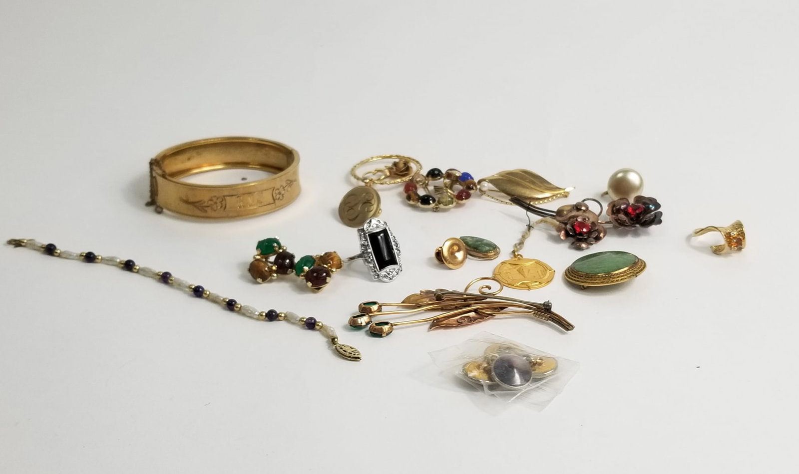 Assortment of Gold Filled Jewelry: Assortment of Gold Filled Jewelry Literature Brooks Auction – Online Auction Terms & Conditions