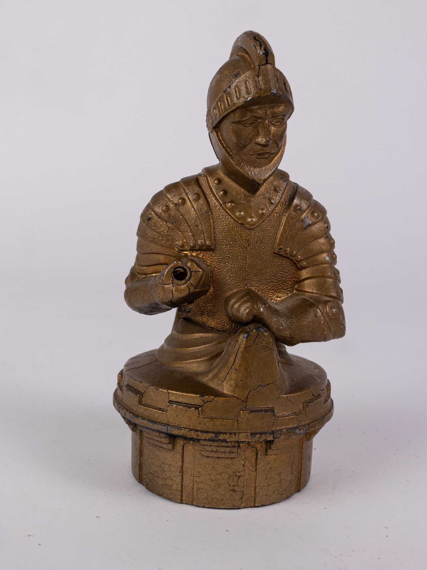 1920's Willys Knight RARE Hood Ornament: 1920's Willys Knight RARE Hood Ornament Size 5.5" H Literature Brooks Auction – Online Auction Terms & Conditions Contact: (856) 694-2960 | info@brooks.auction READ BEFORE YOU BID: We want you