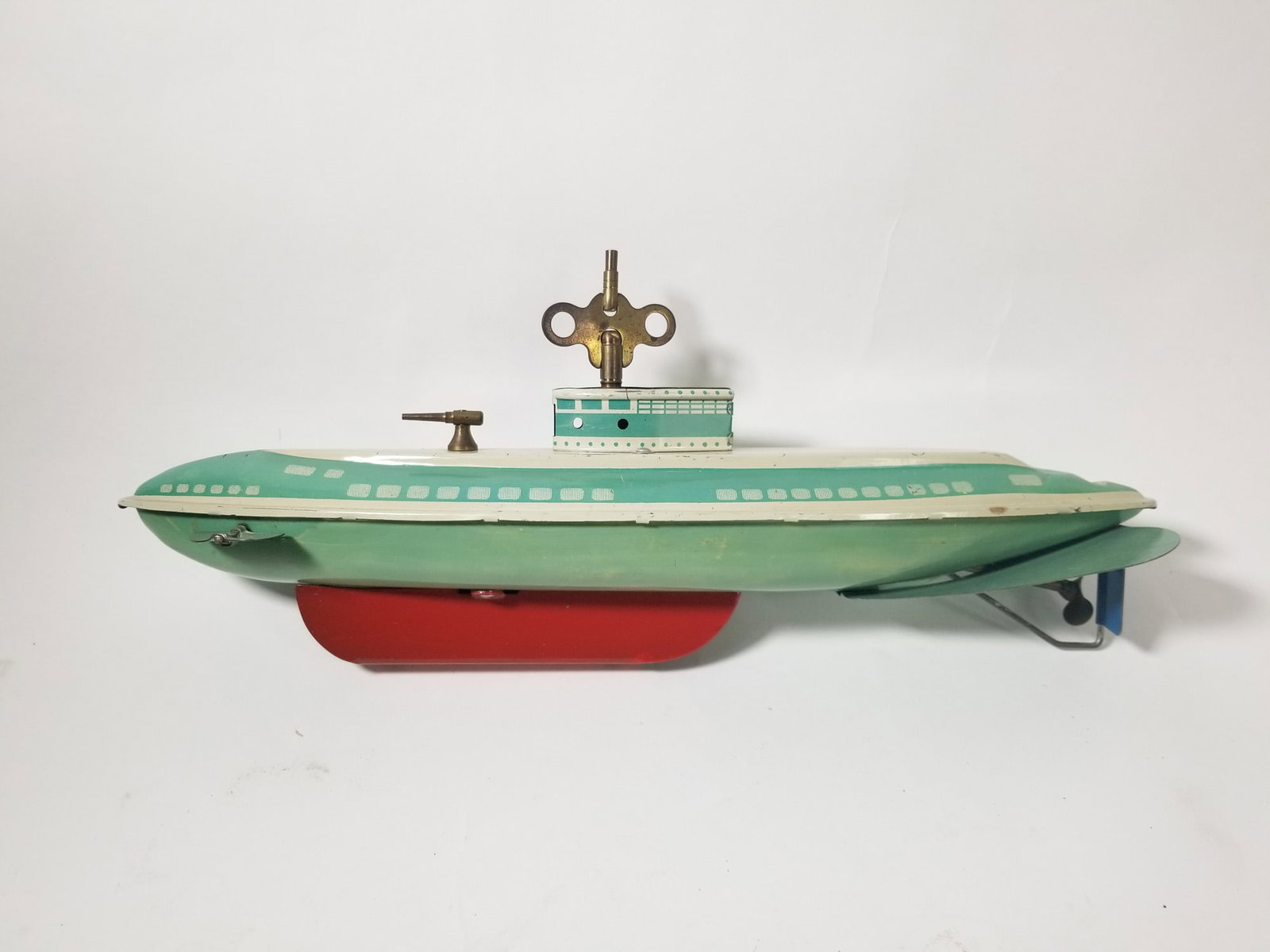 Wolverine Clockwork Tin Litho Submarine Toy (1 of 5)