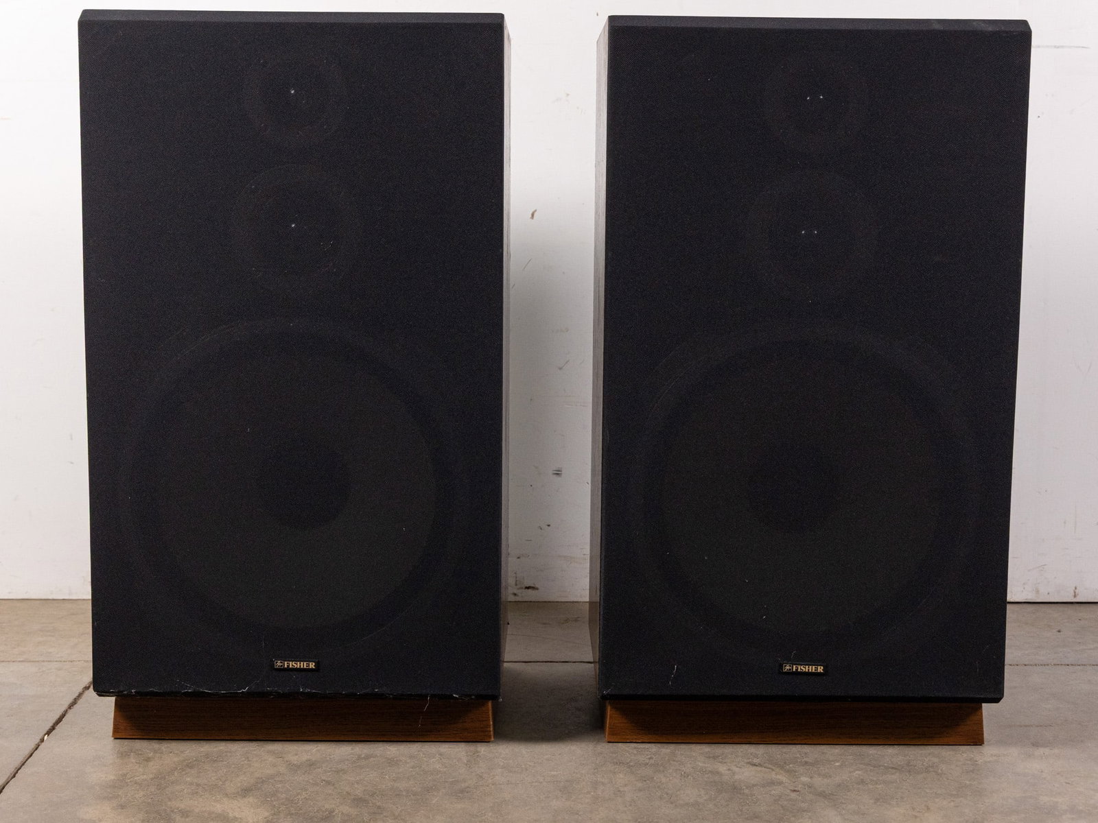 Pair of Vintage Fisher Model ST- 832 Digital Compatible Hi-Fi Speakers (1 of 5)
