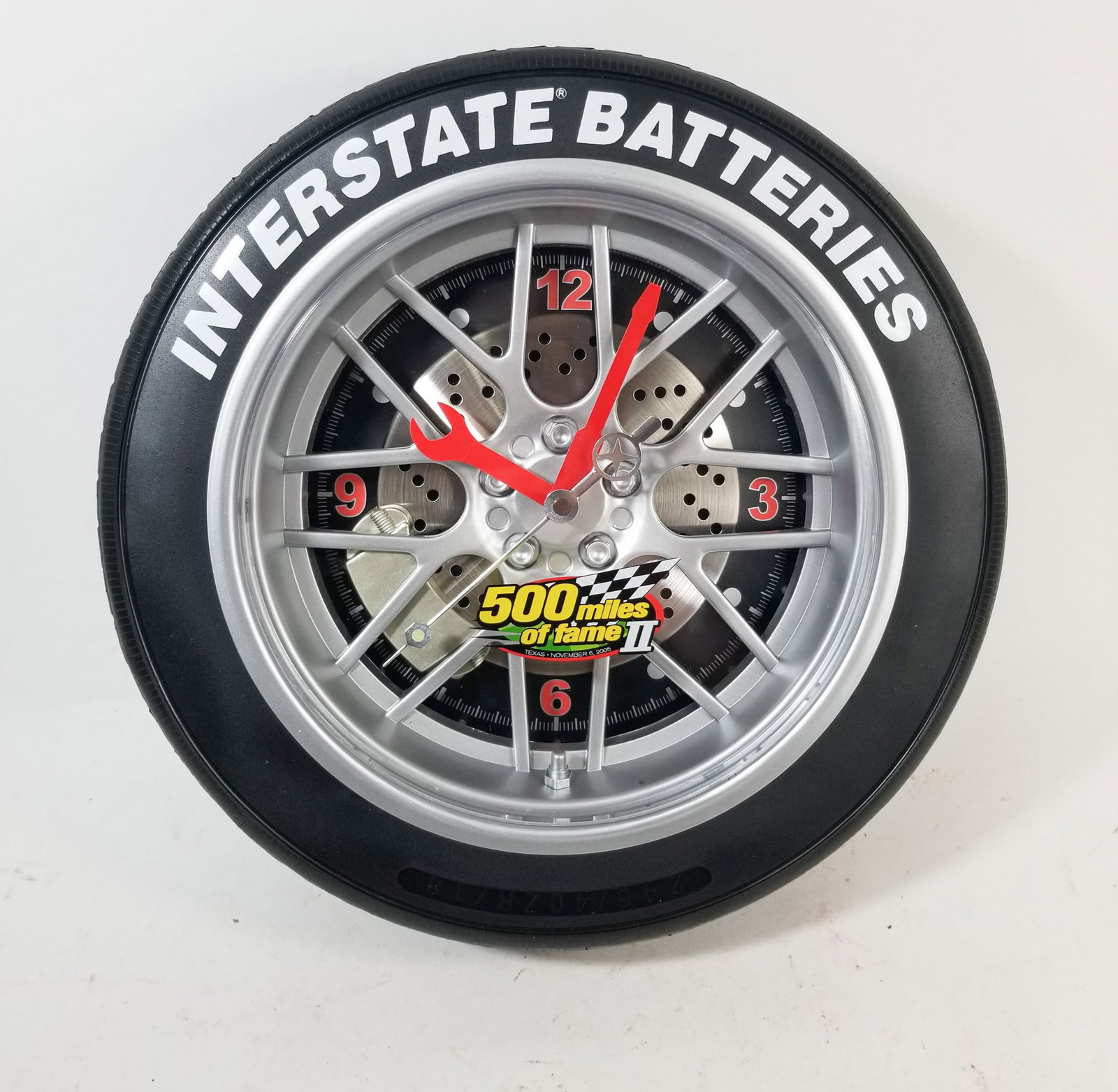 Vintage Interstate Batteries Advertisement Clock (1 of 4)