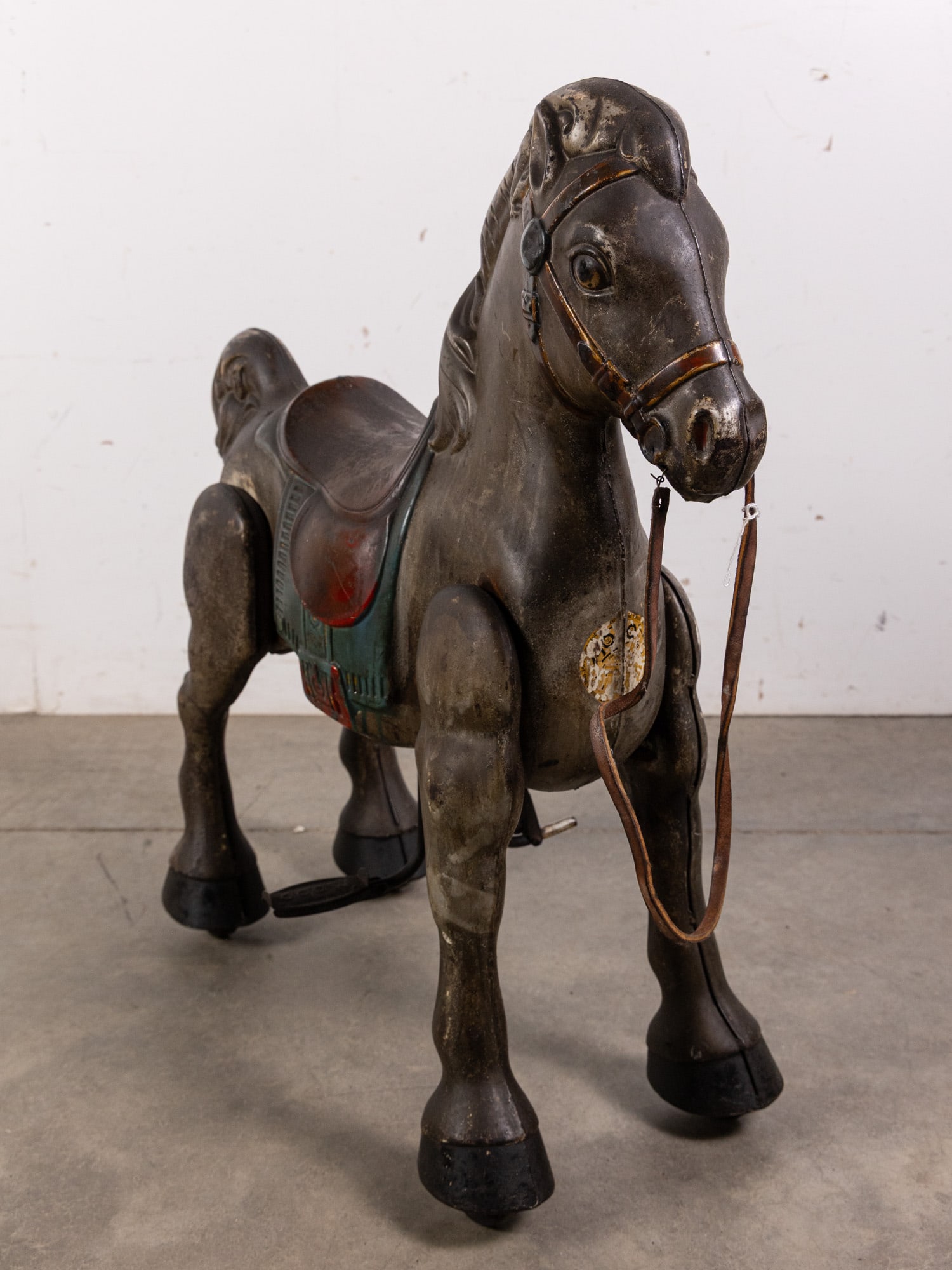 Mobo Pressed Steel Ride Along Toy Horse (1 of 3)