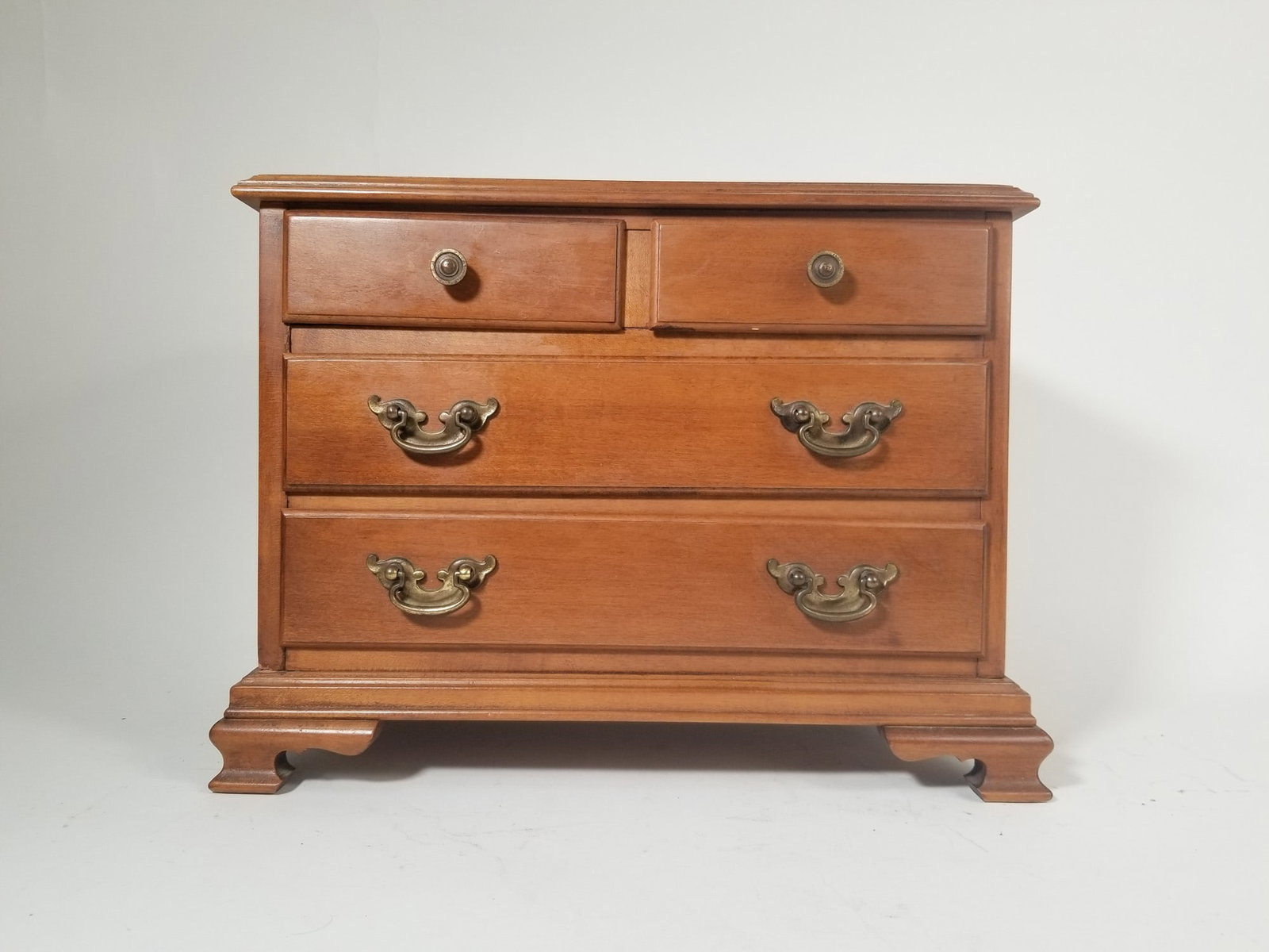 Vintage Salesman Sample Four Drawer Dresser: Vintage Salesman Sample Four Drawer Dresser Size 11" x 14" x 8" Literature Brooks Auction – Online Auction Terms & Conditions Contact: (856) 694-2960 | info@brooks.auction READ BEFORE YOU BI