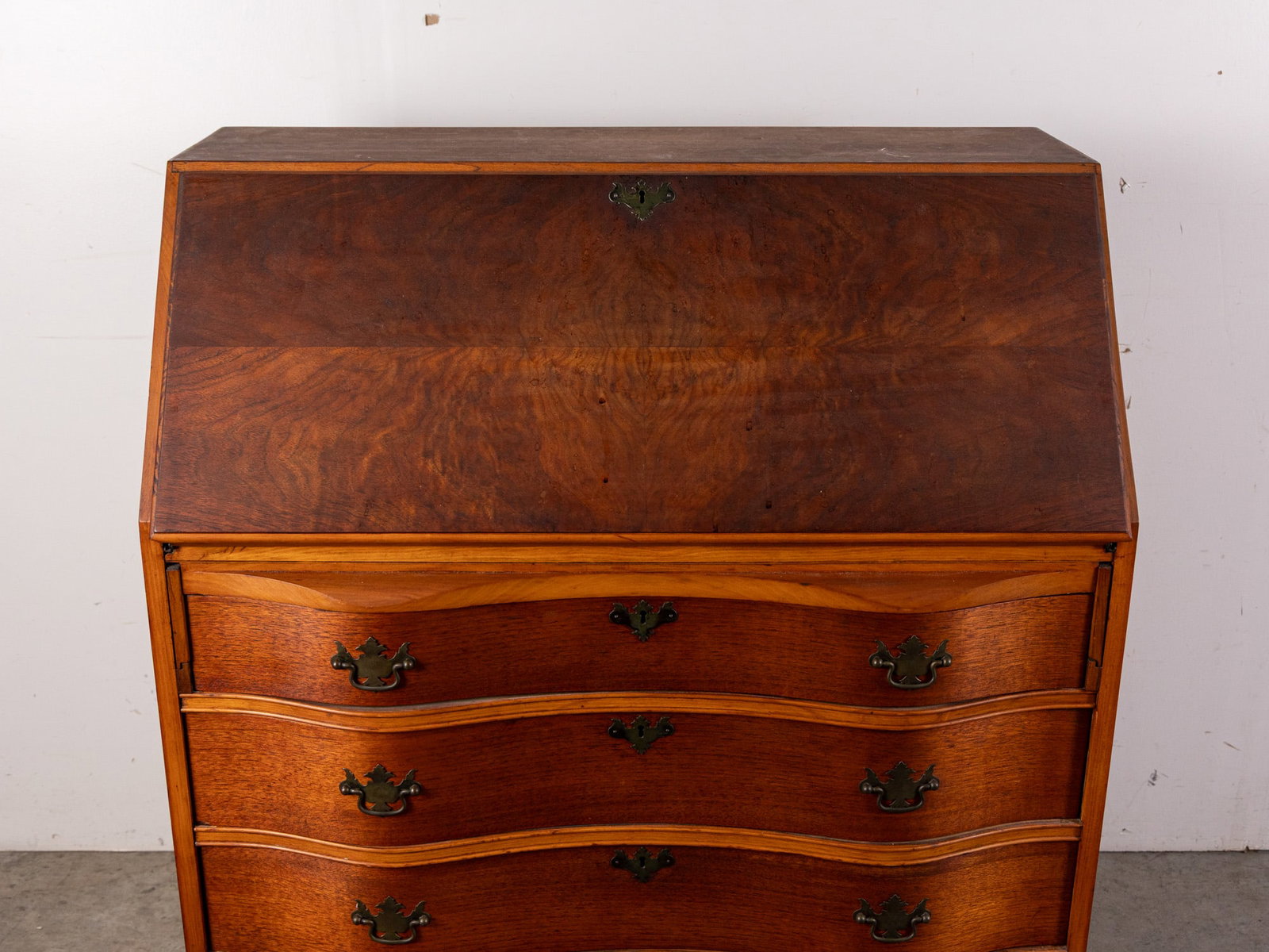 Antique Serpentine Writing Desk - 2