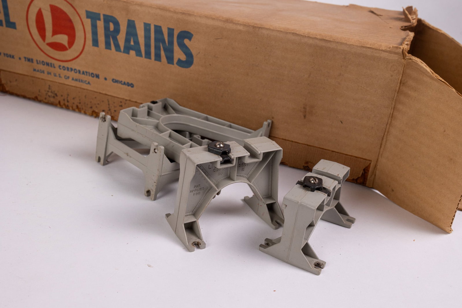 Vintage Lionel Model Railroad Train Tunnel and No. 110 Trestle Set - 5