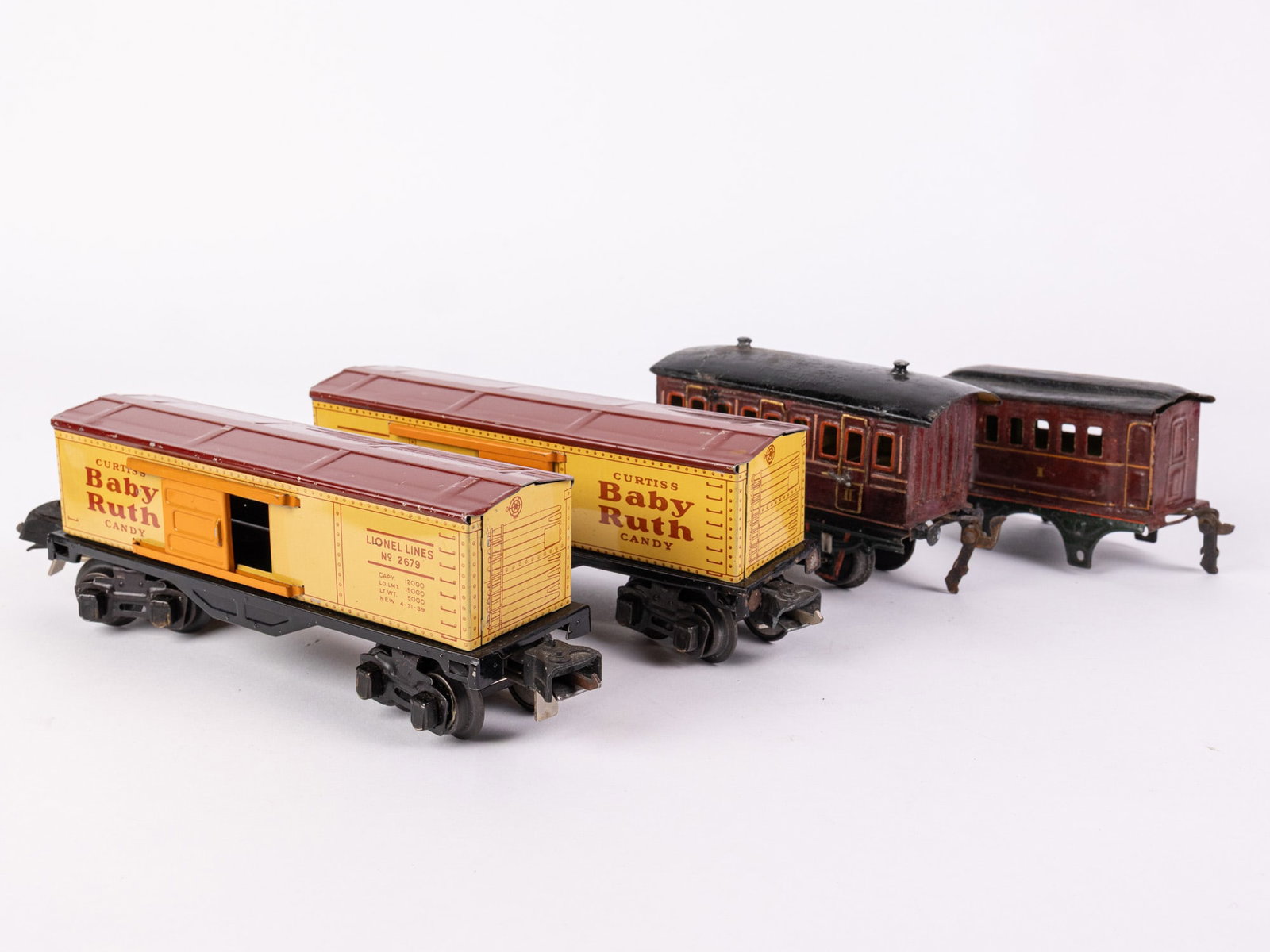 Assorted Vintage Model Railroad Cars Featuring Lionel (1 of 4)