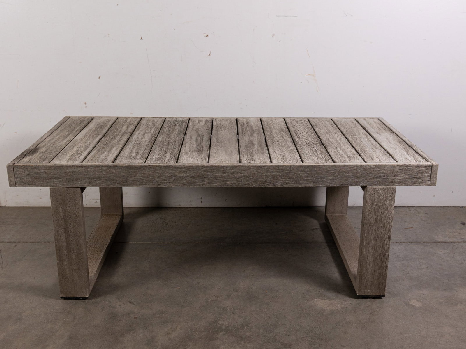Contemporary Outdoor Bench (1 of 2)