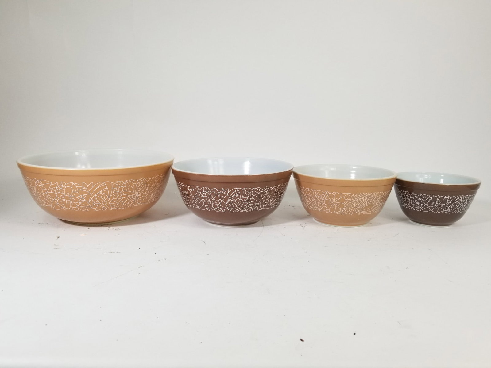 Set of Four Vintage Pyrex Woodland Mixing Bowls (1 of 3)