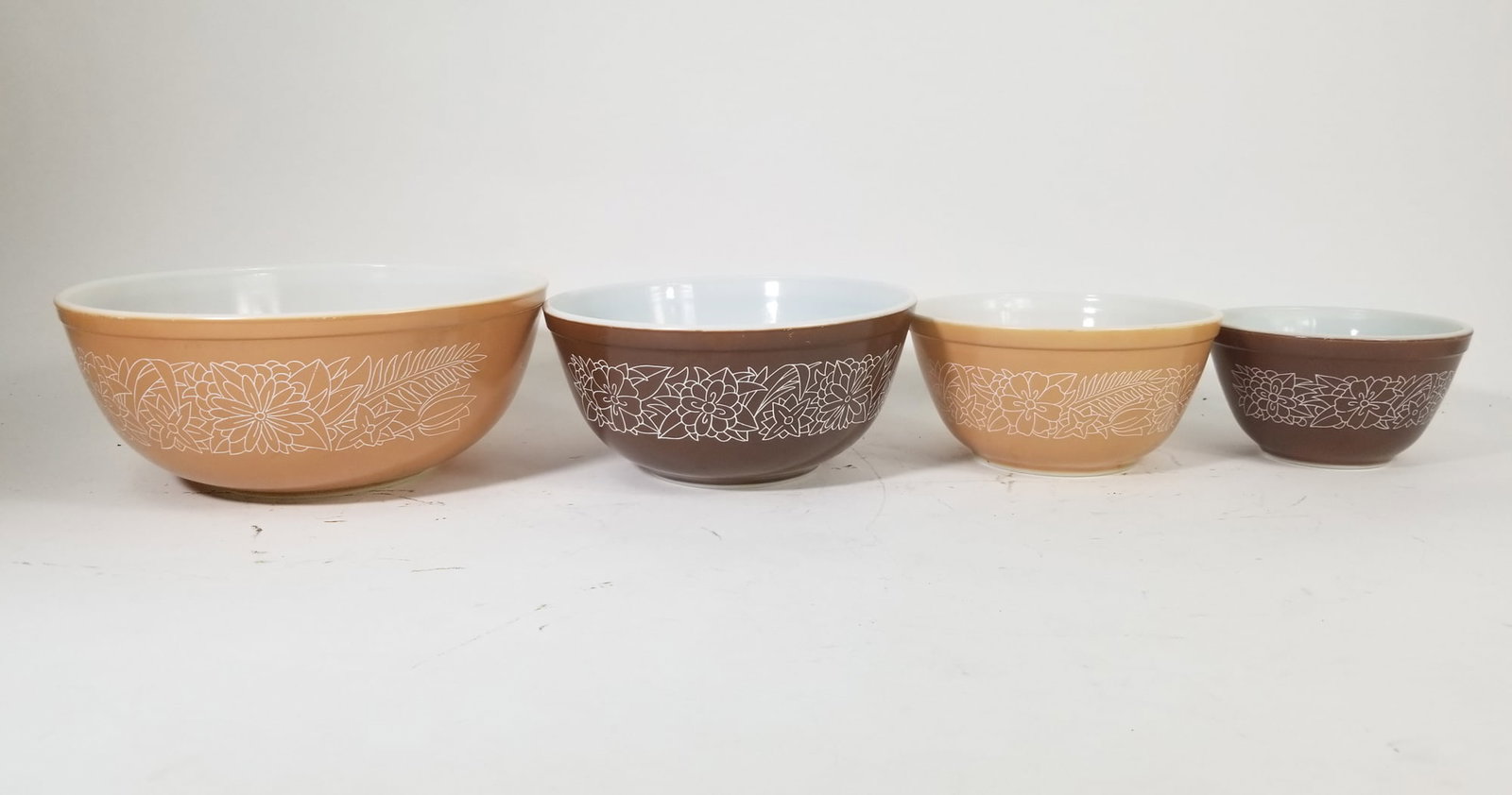 Set of Four Vintage Pyrex Woodland Mixing Bowls (1 of 3)