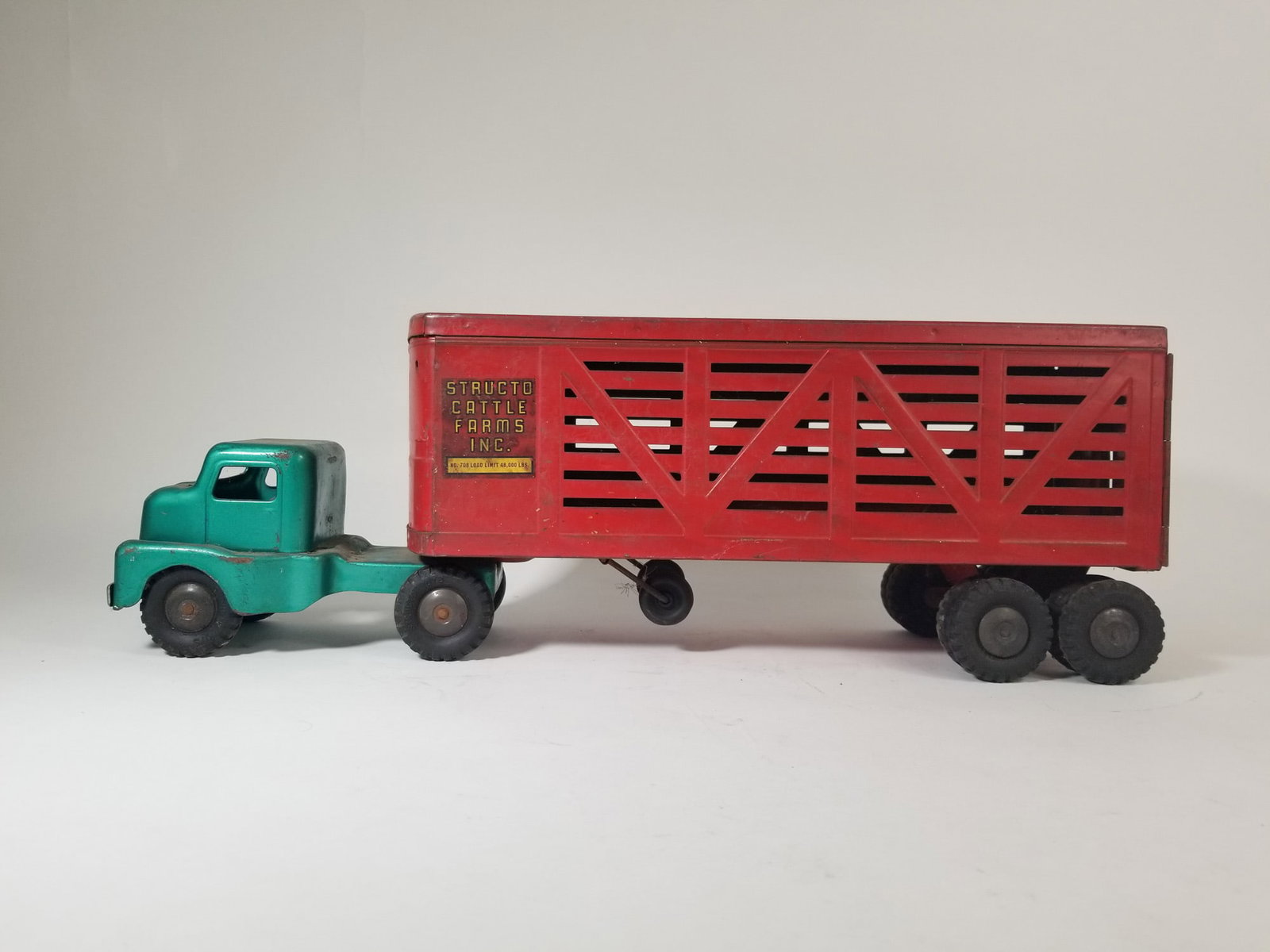 Vintage Structo Cattle Farms Inc. Pressed Steel Trailer and Cab (1 of 4)