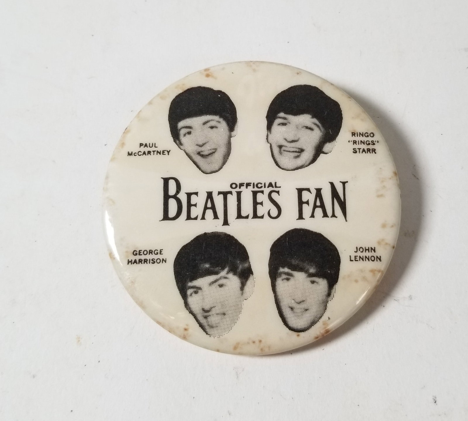 Vintage "Official Beatles Fan" Button Pin: Vintage "Official Beatles Fan" Button Pin Size 2" x 2" Literature Brooks Auction – Online Auction Terms & Conditions Contact: (856) 694-2960 | info@brooks.auction READ BEFORE YOU BID: We want