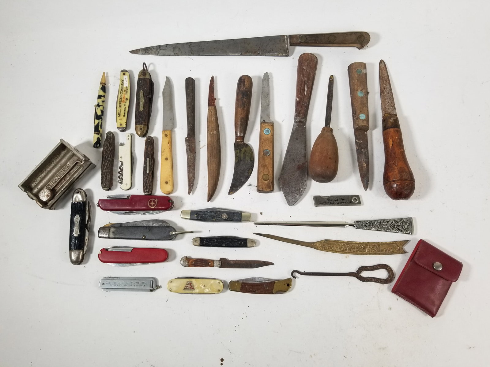 Assortment of Vintage & Antique Articles ft. Folding Knives & Letter Openers (1 of 4)