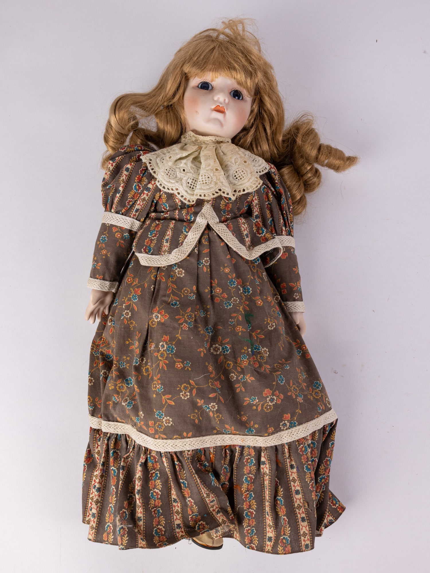 Victoria Ashlea Originals Limited Edition Collectible Doll: Victoria Ashlea Originals Limited Edition Collectible Doll Size 21" Literature Brooks Auction – Online Auction Terms & Conditions Contact: (856) 694-2960 | info@brooks.auction READ BEFORE YO