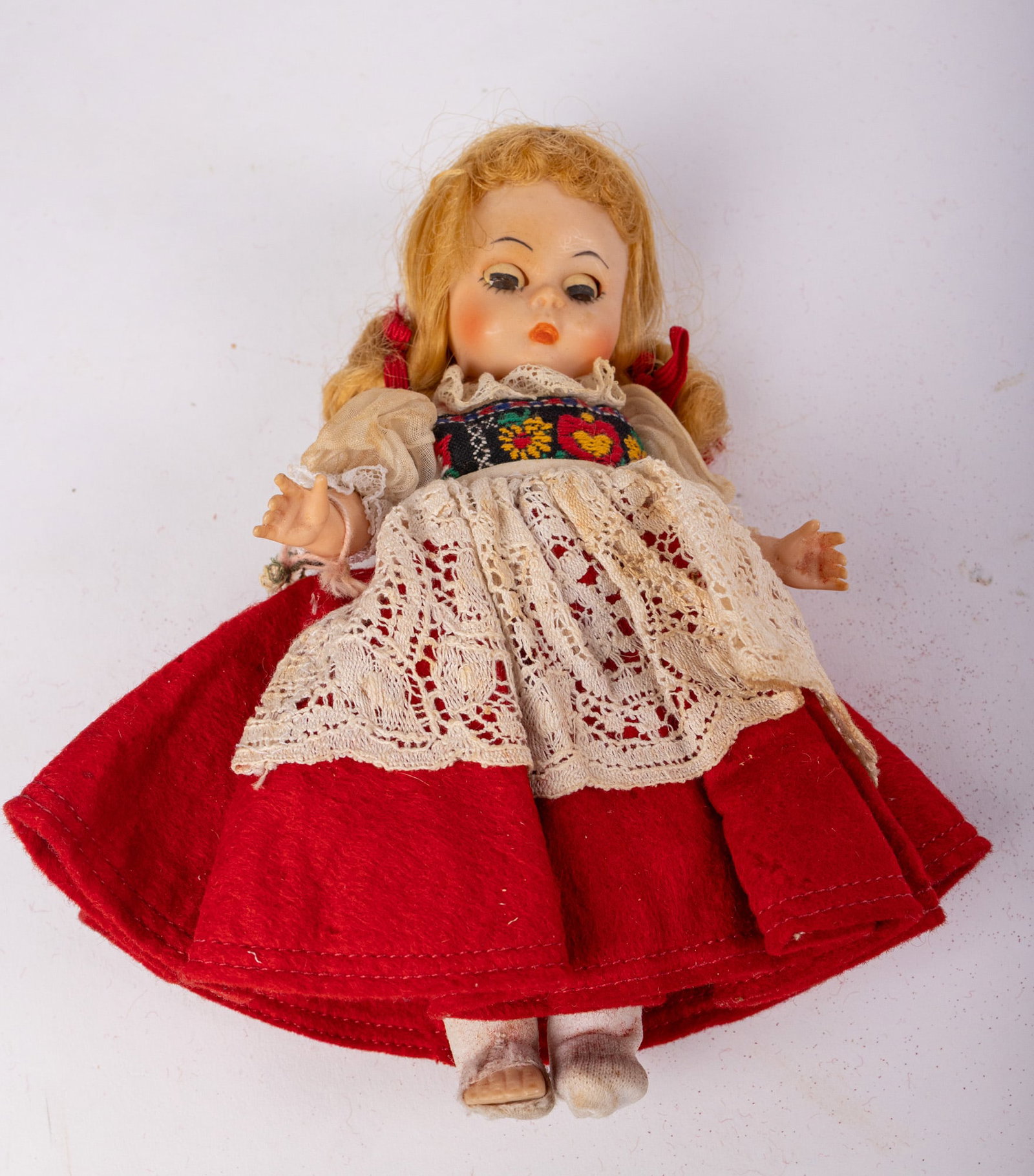 Vintage Madame Alexander Doll (1 of 4)