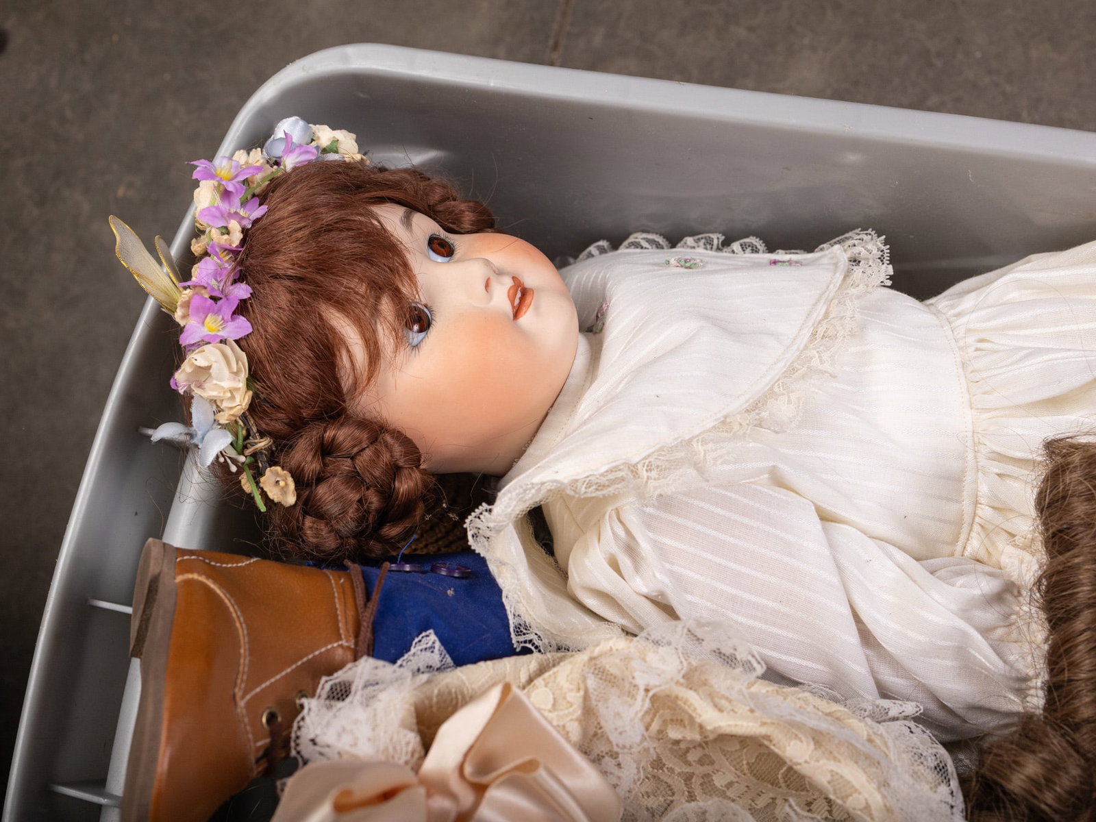 Large Lot of Assorted Vintage Dolls - 3