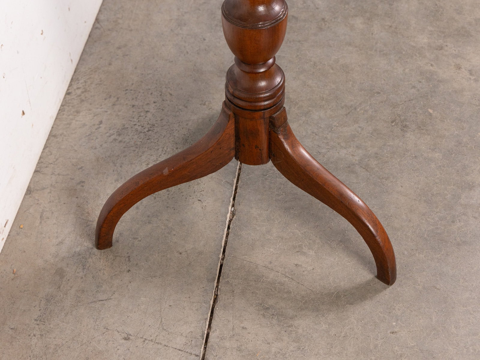 Antique 19th Century Tripod Table - 4