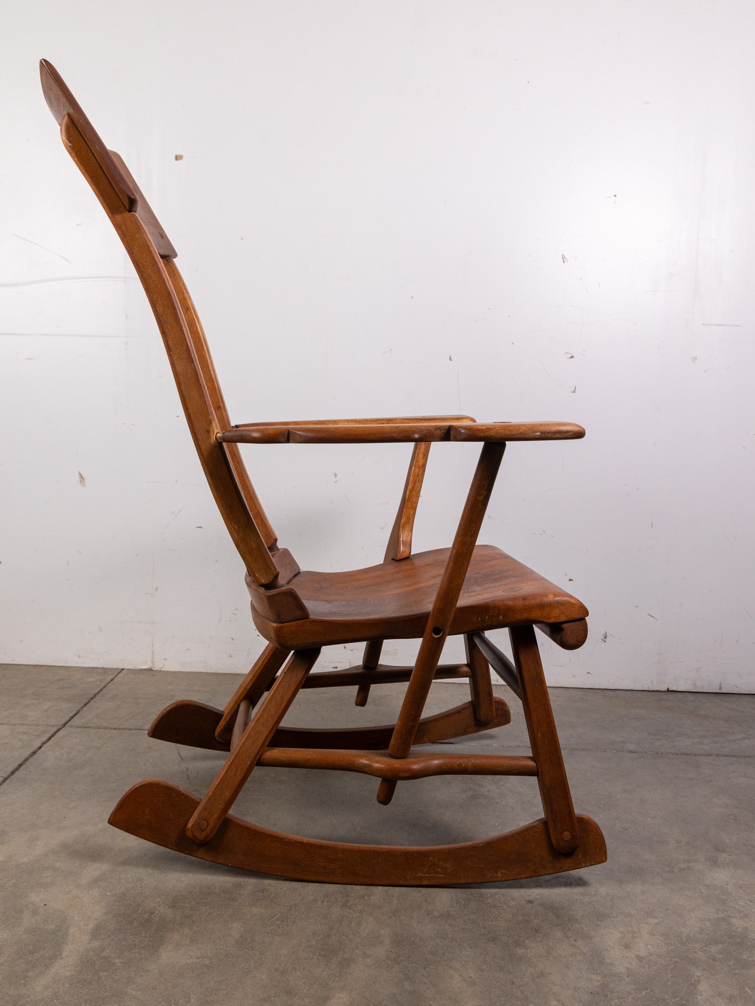 Sikes Co. Colonial American Revival High-Back Rocking Chair - 4