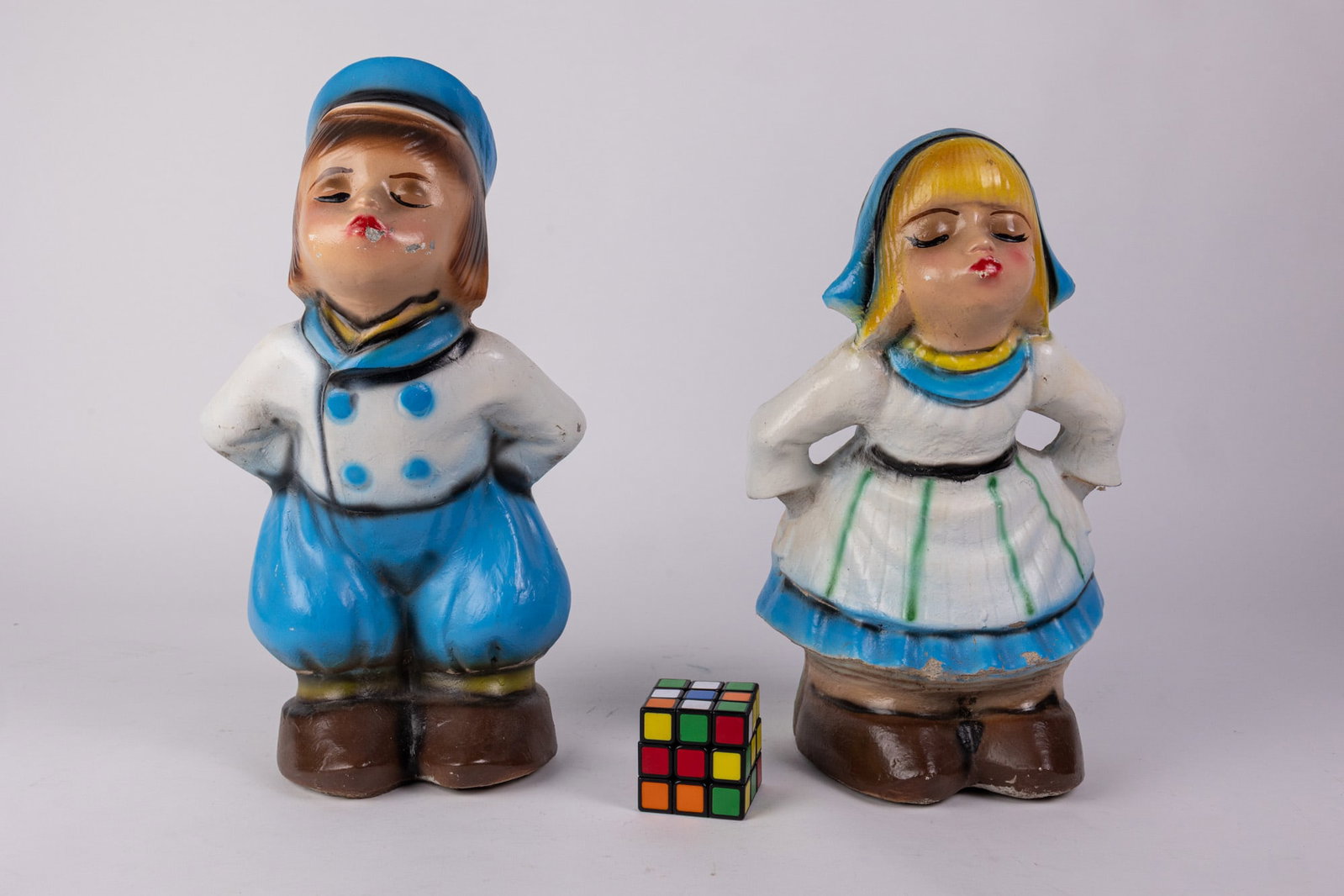 Pair of Concrete Kissing Dutch Boy and Girl Statues - 2