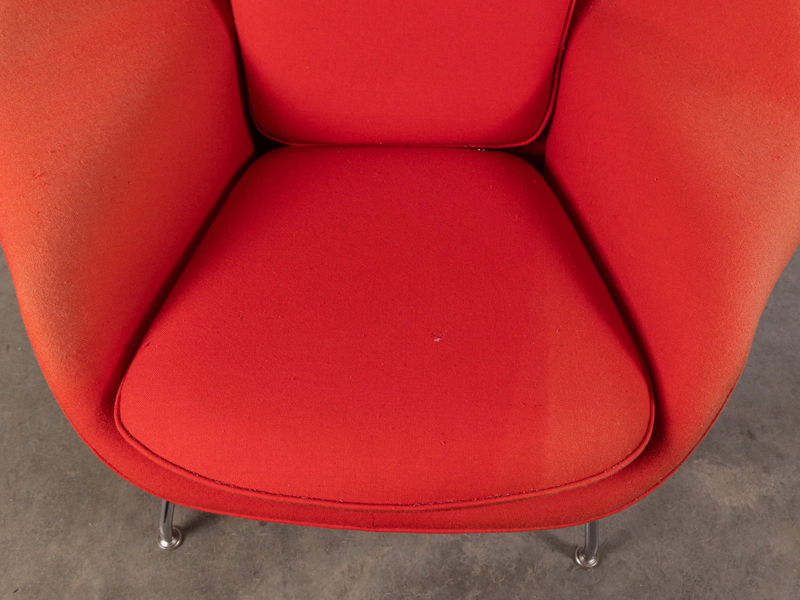 Eero Saarinen for Knoll Womb Chair - 2