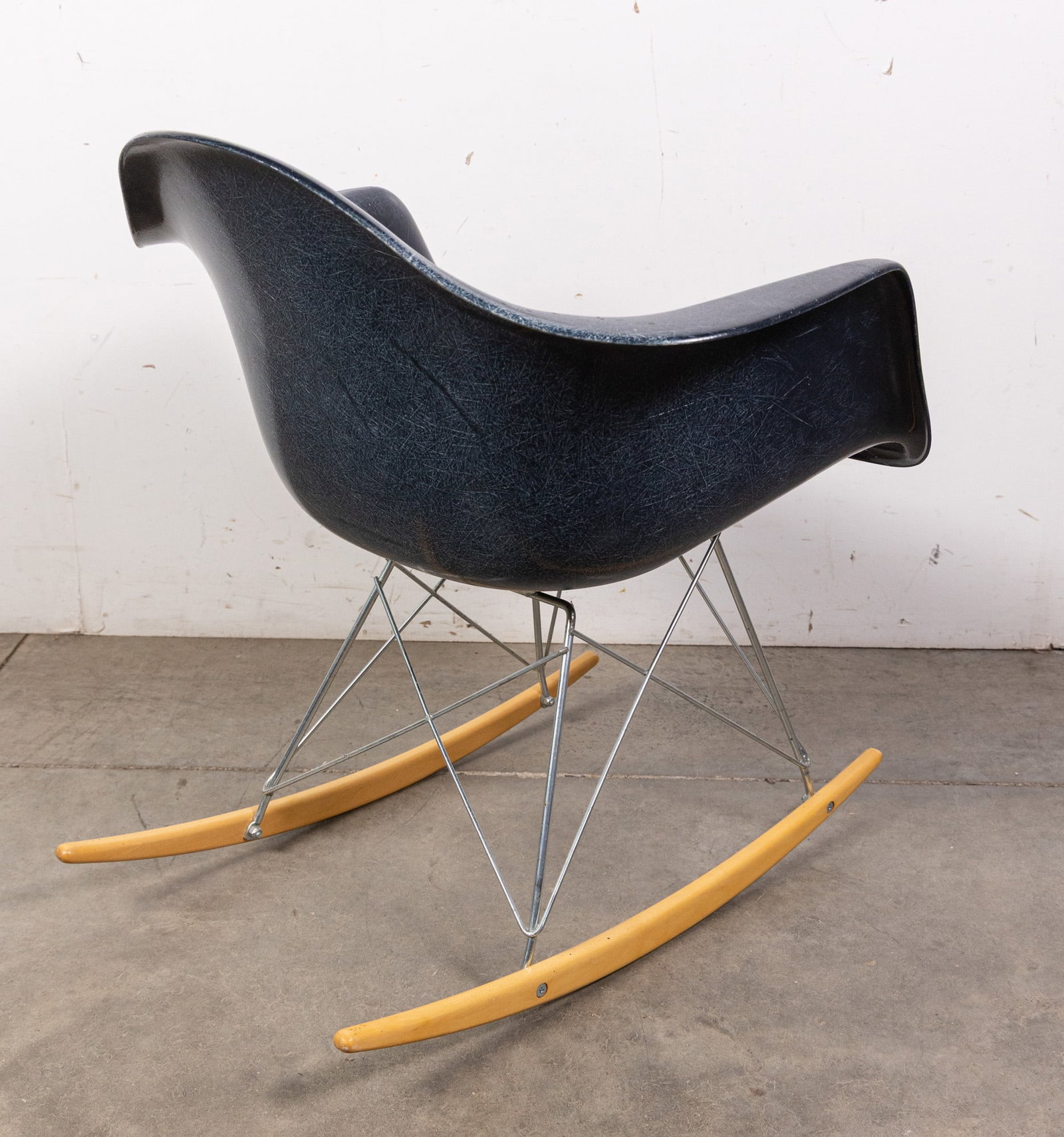 Modernica After Eames Navy Shell Rocker - 3