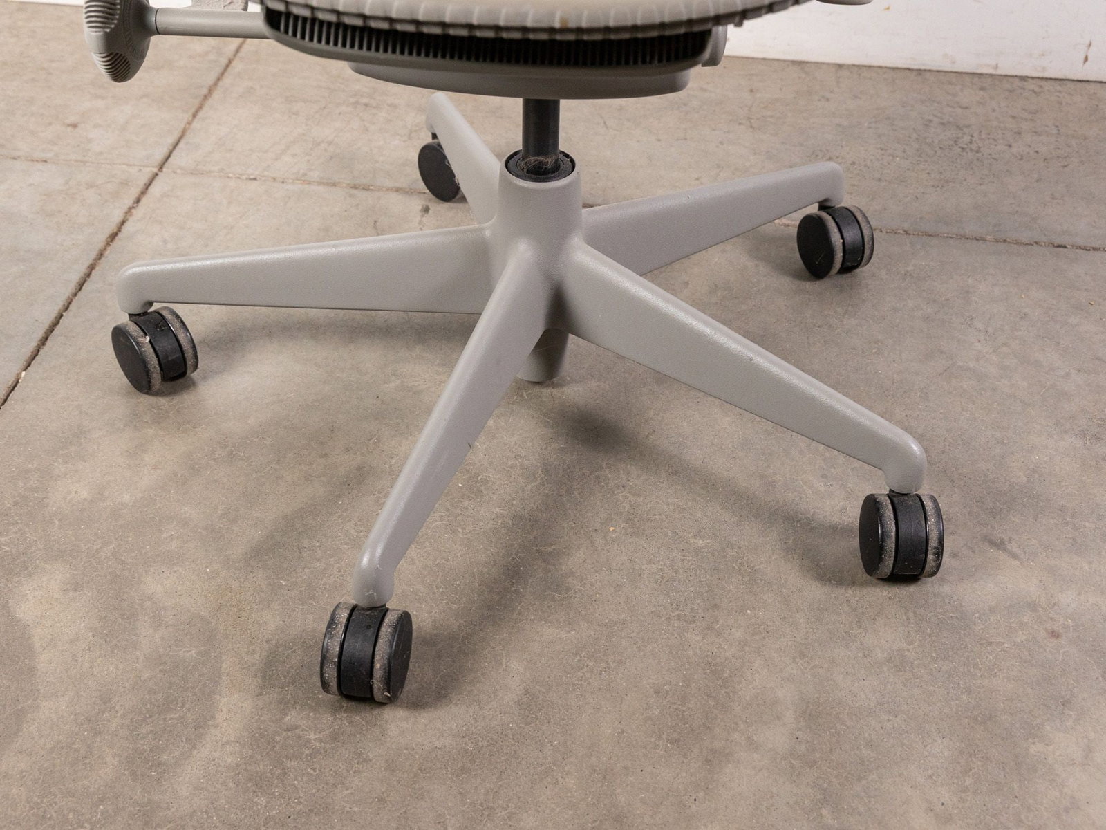 Herman Miller Mirra Chair - 2