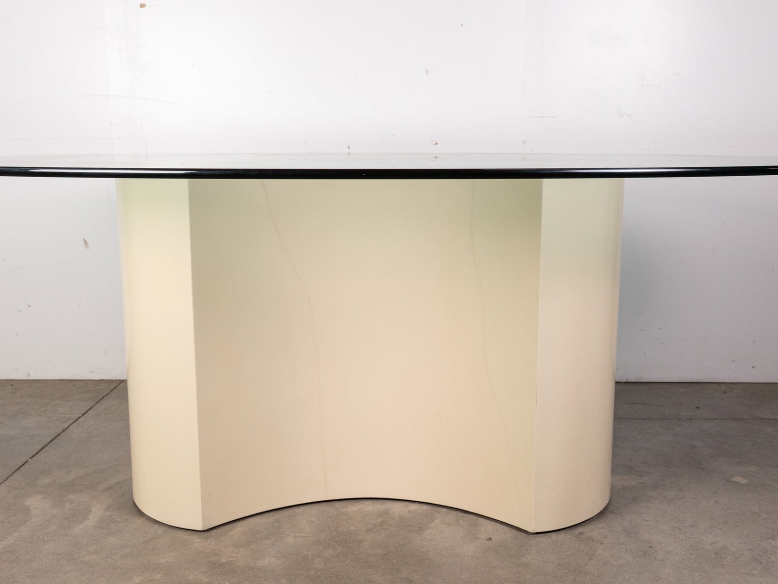 20th Century Modern Large Glass Top Oval Dining Table - 2