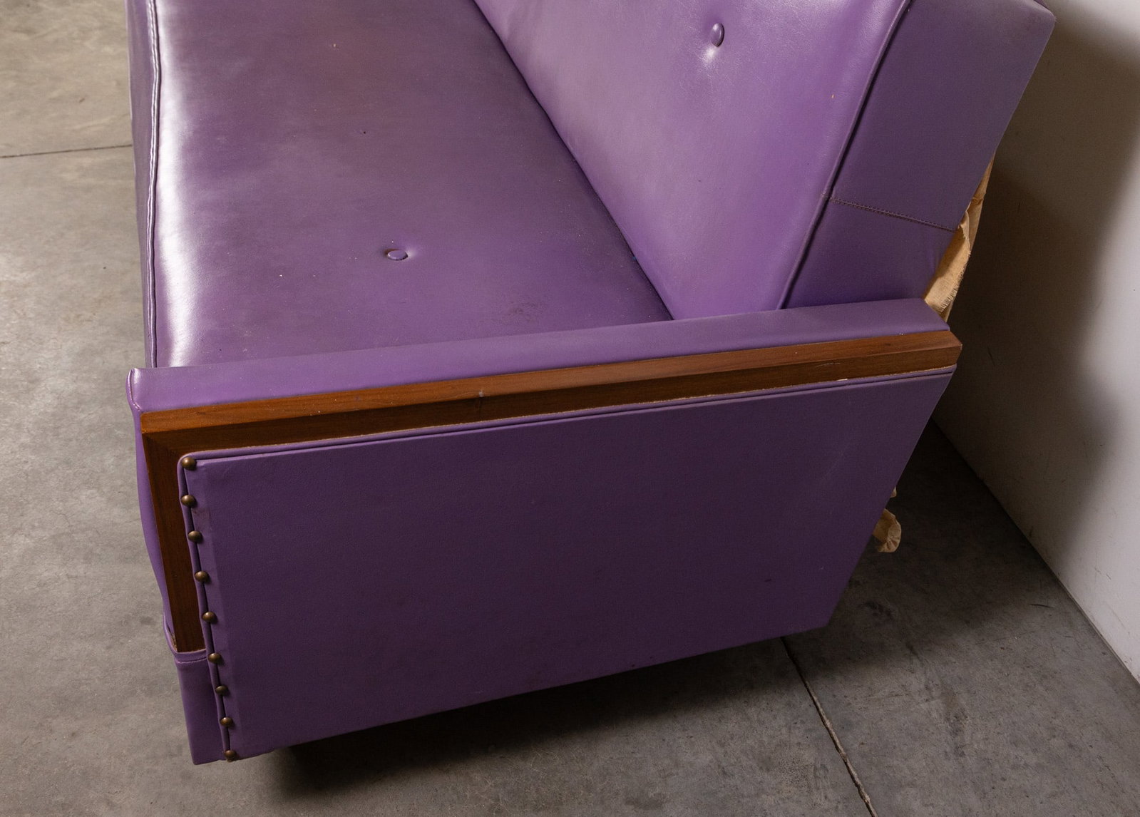 Groovy Purple Vintage Mid Century Sleeper Sofa - 7