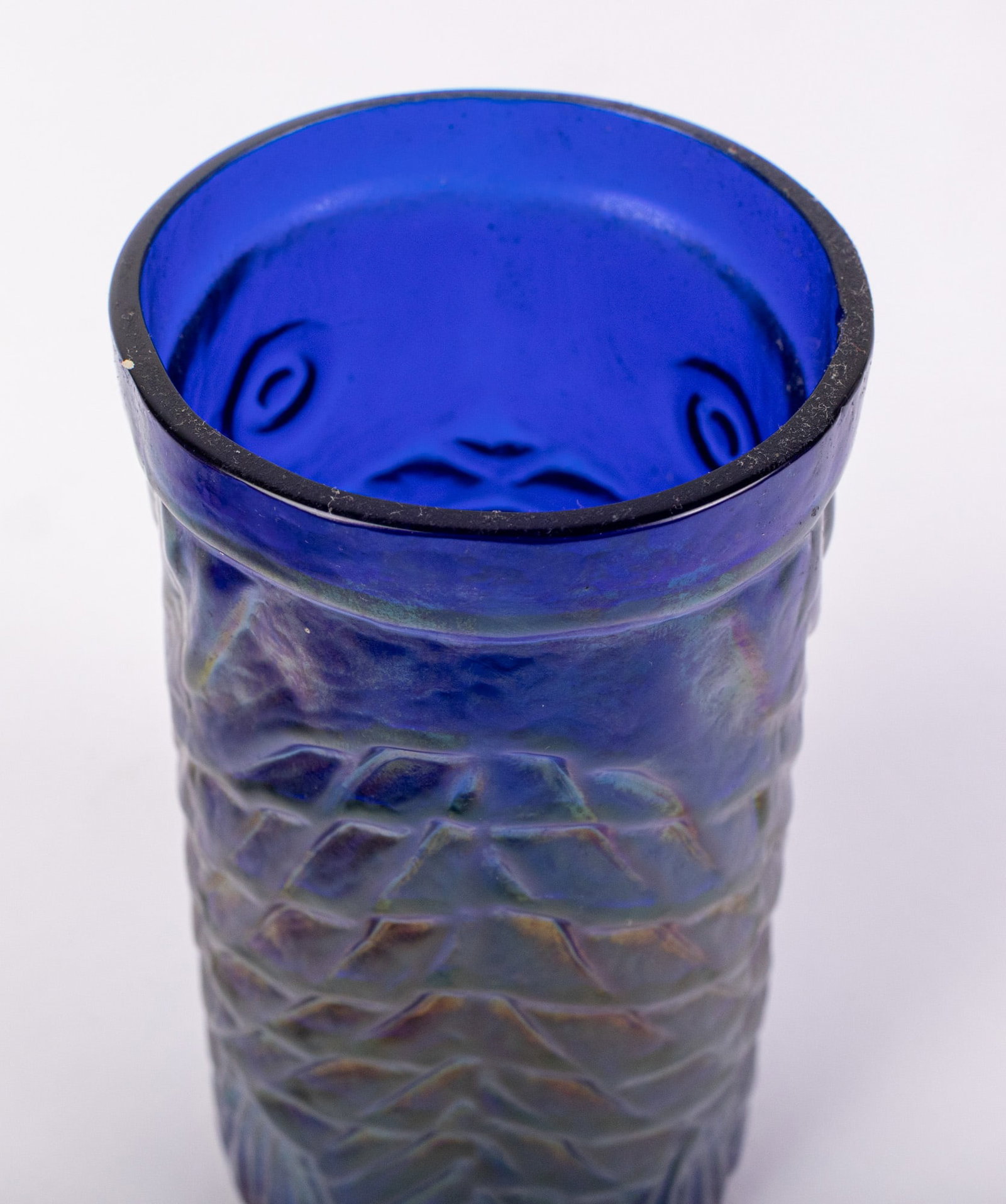 John Cook Signed Cobalt Iridescent Art Glass Koi Fish Tumbler - 3