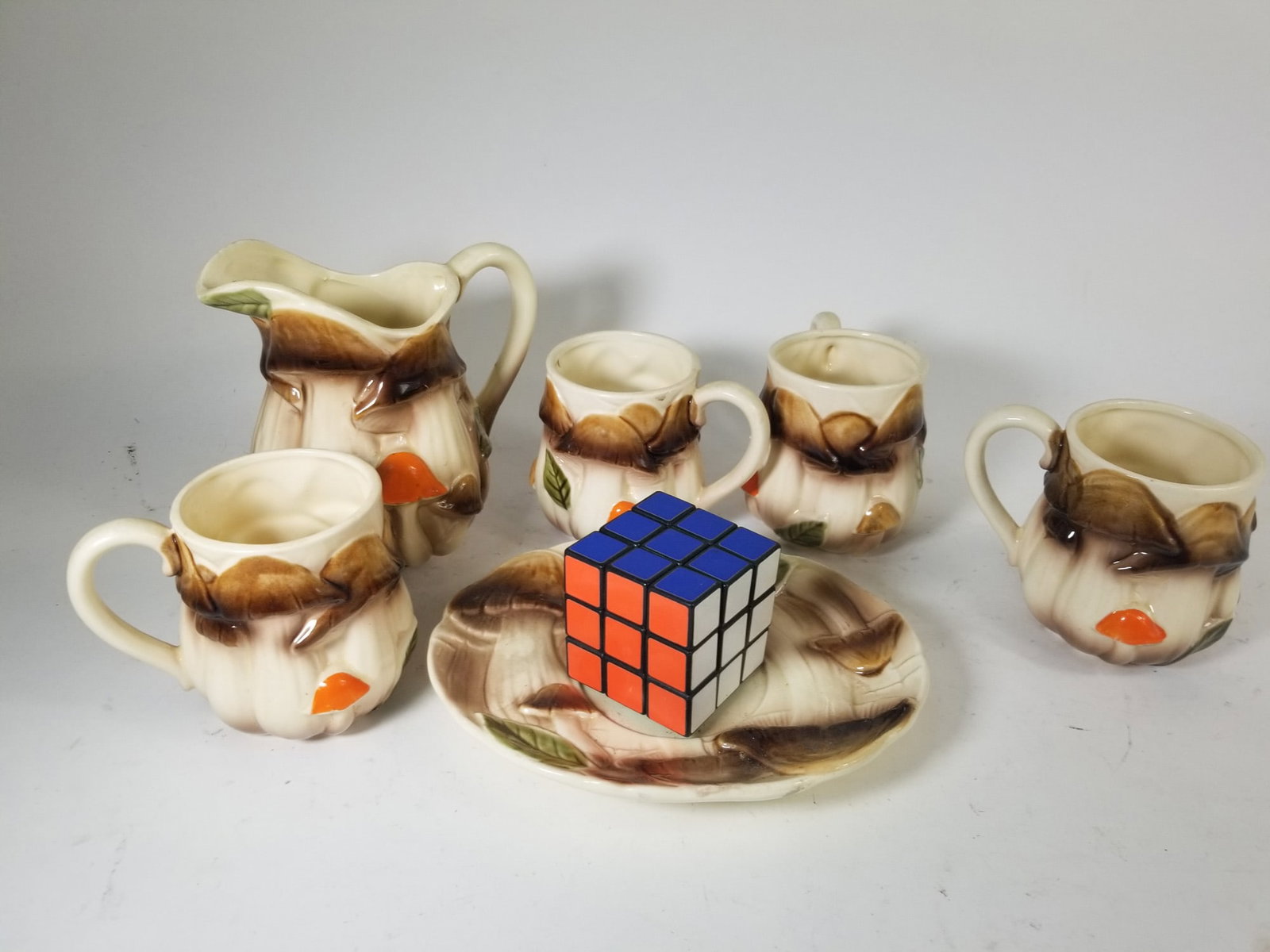 Six Pieces of Homco Mushroom Vintage Dishware - 2