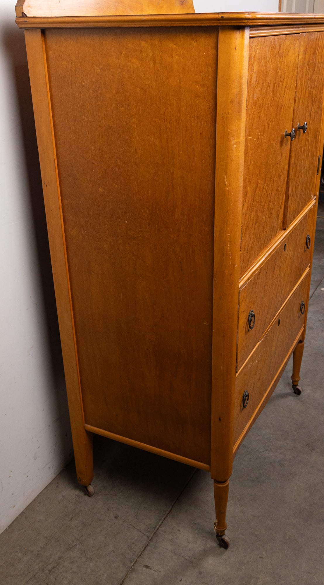 Vintage Early 20th Century Birdseye Maple Chest - 4