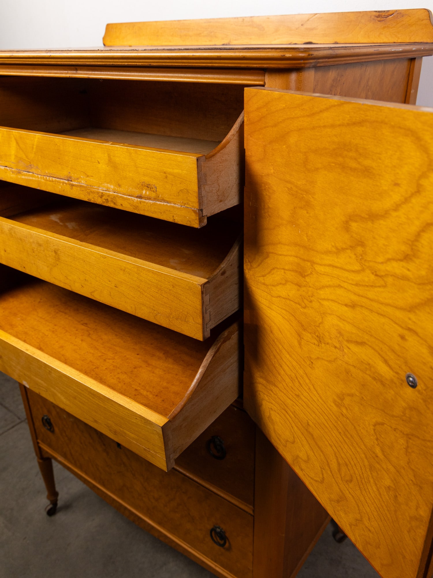 Vintage Early 20th Century Birdseye Maple Chest - 6