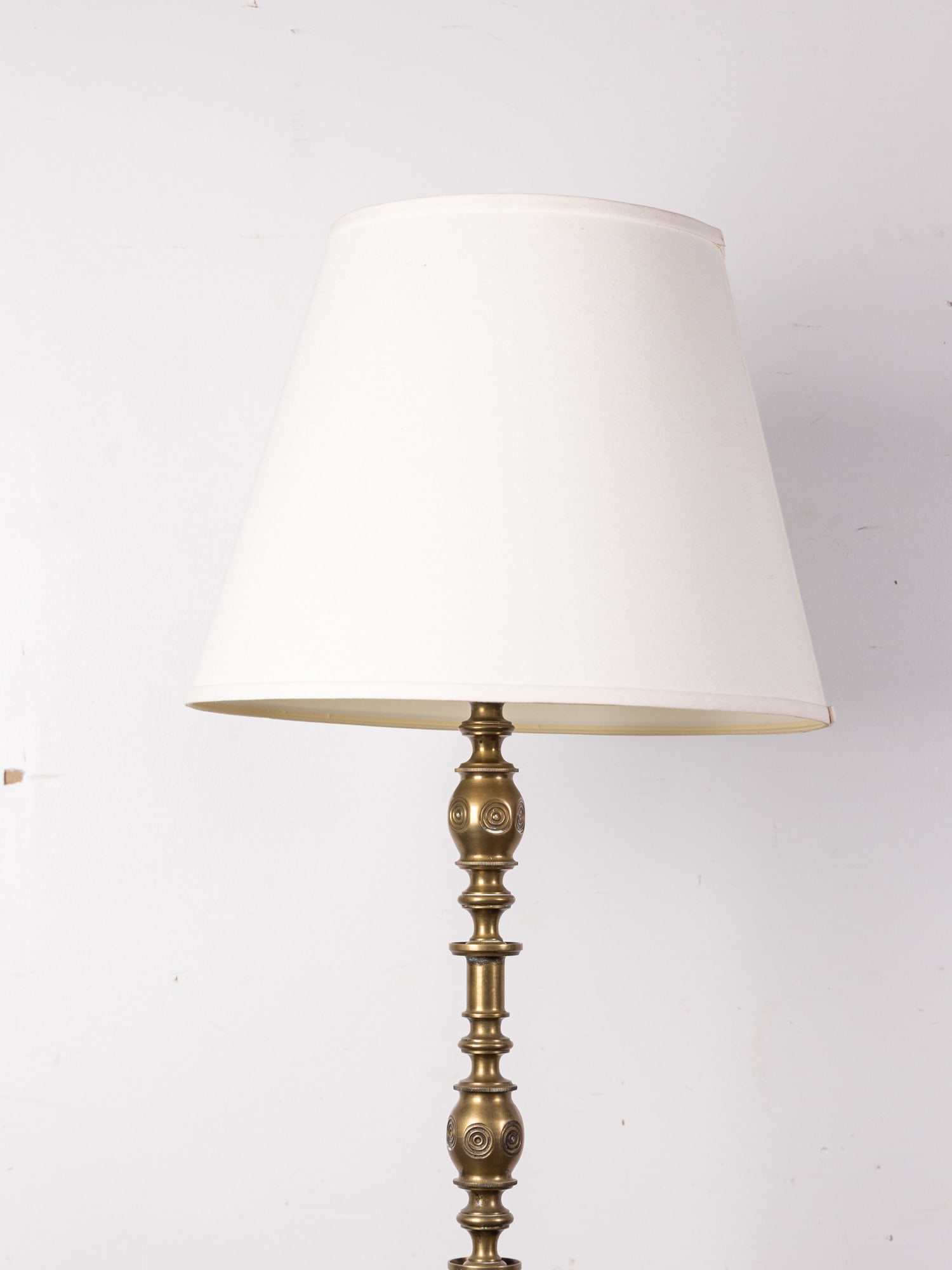 Brass Toned Vintage Floor Lamp - 3