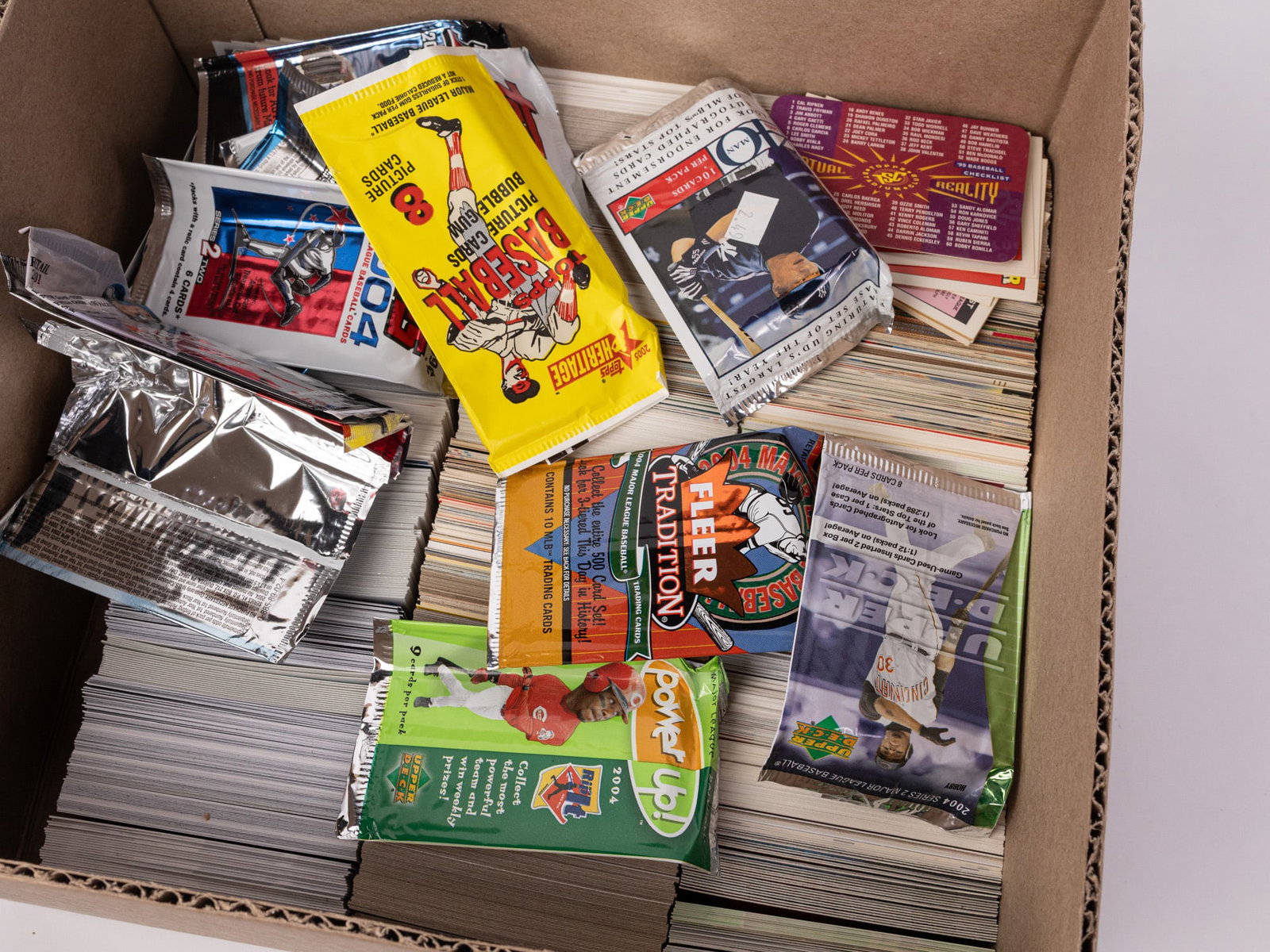 Assortment of Vintage - Modern Baseball Cards - 2