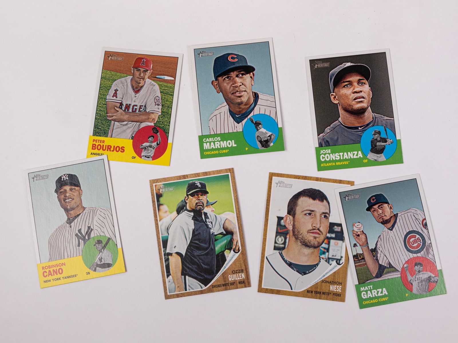 Assortment of Vintage - Modern Baseball Cards - 2