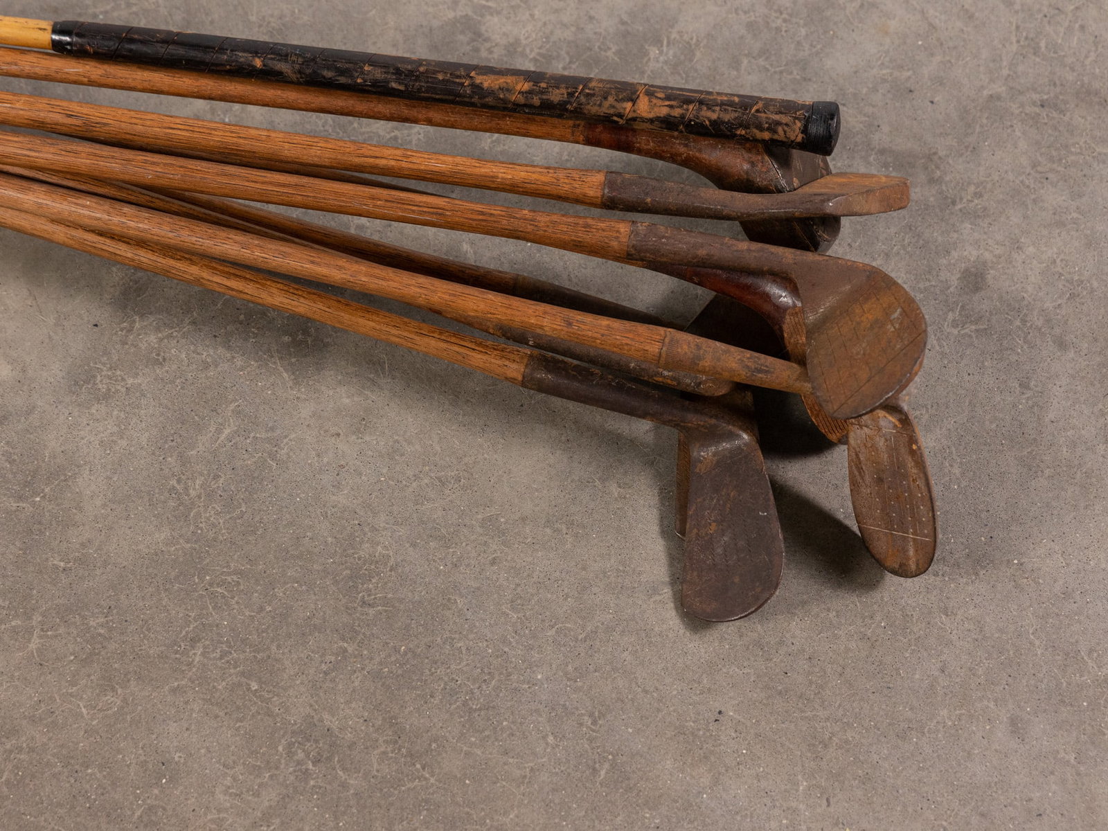 Large Lot of Vintage Wooden Golf Clubs - 2