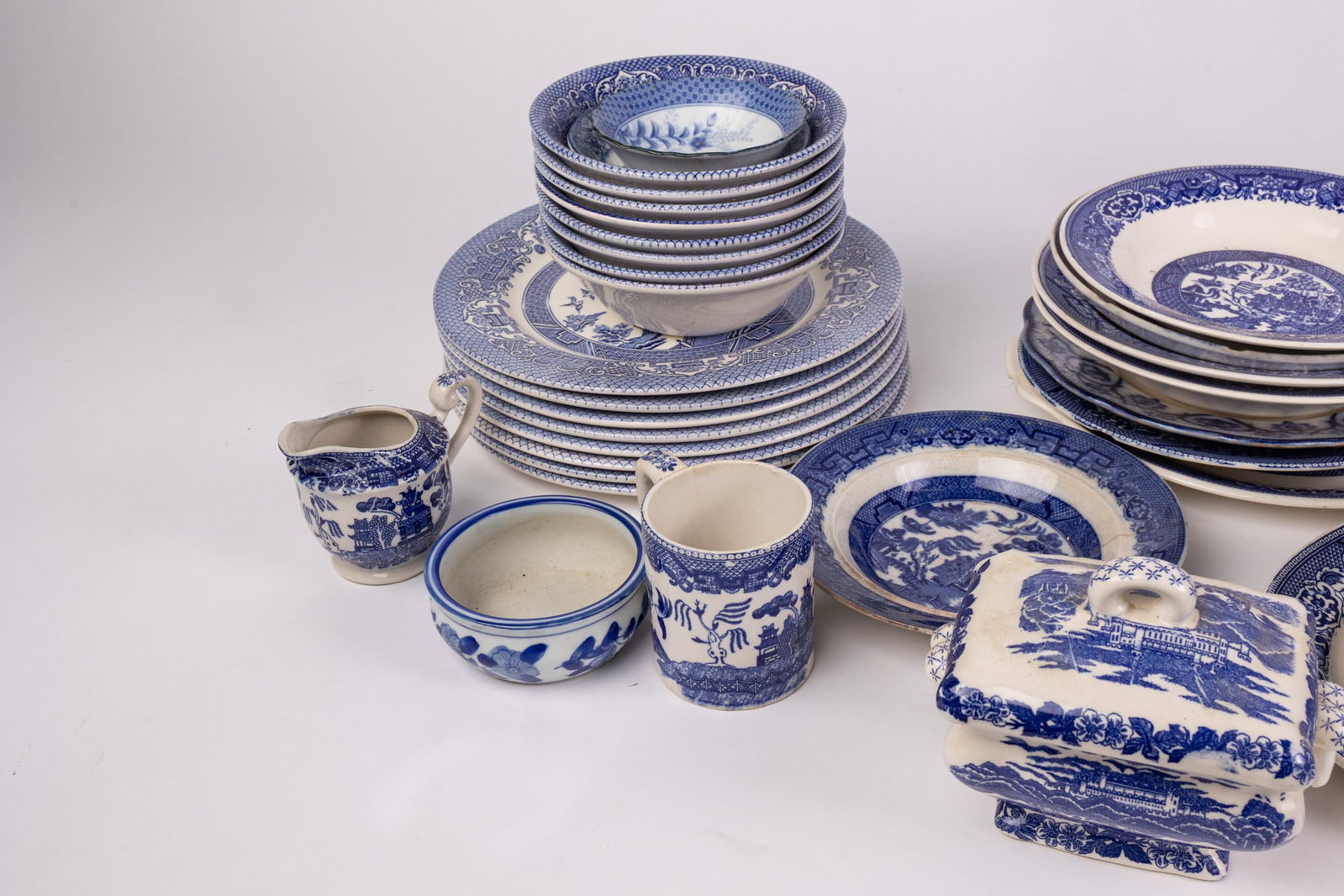 Large Lot of Vintage and Antique Blue and White China - 3