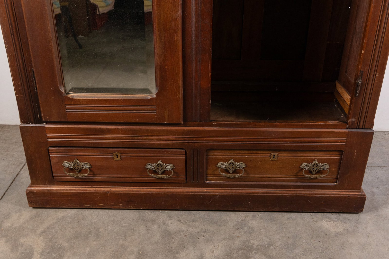Antique Architectural Two-Door Mirrored Wardrobe - 3