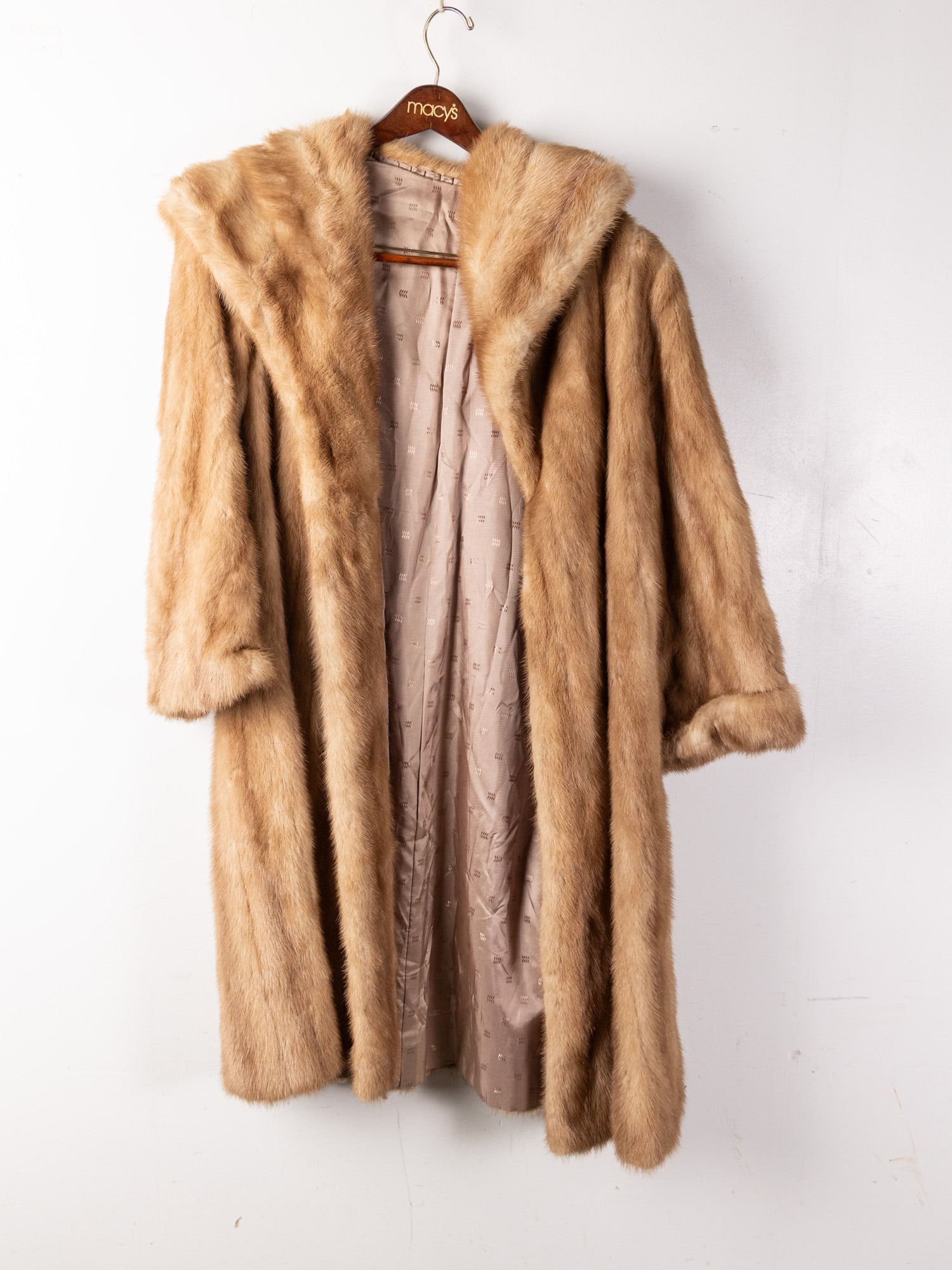 Vintage Hooded Full Length Coat: Vintage Hooded Full Length Coat Literature Brooks Auction – Online Auction Terms & Conditions Contact: (856) 694-2960 | info@brooks.auction READ BEFORE YOU BID: We want you to feel confident
