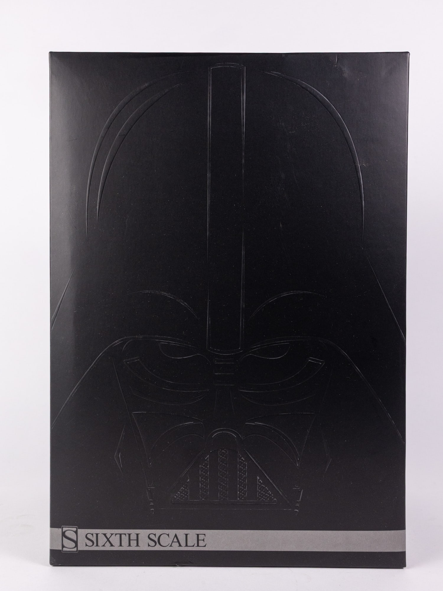 Sideshow Collectibles Darth Vader Sixth Scale IOB: Sideshow Collectibles Darth Vader Sixth Scale IOB Size 16" x 11" x 9" Literature Brooks Auction – Online Auction Terms & Conditions Contact: (856) 694-2960 | info@brooks.auction READ BEFORE YOU