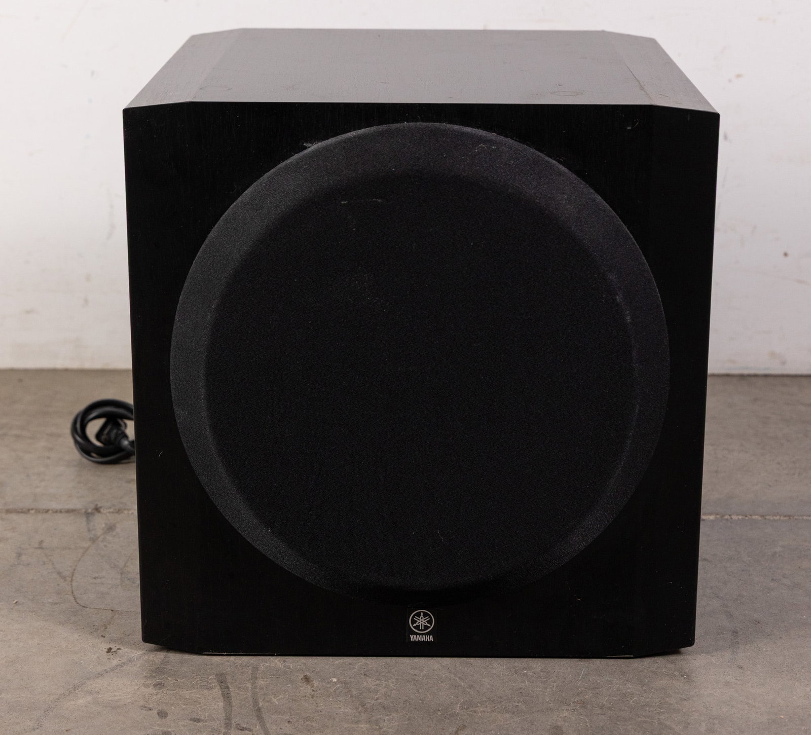 Yamaha YST-SW216 Powered Subwoofer: Yamaha YST-SW216 Powered Subwoofer Literature Brooks Auction – Online Auction Terms & Conditions Contact: (856) 694-2960 | info@brooks.auction READ BEFORE YOU BID: We want you to feel confident